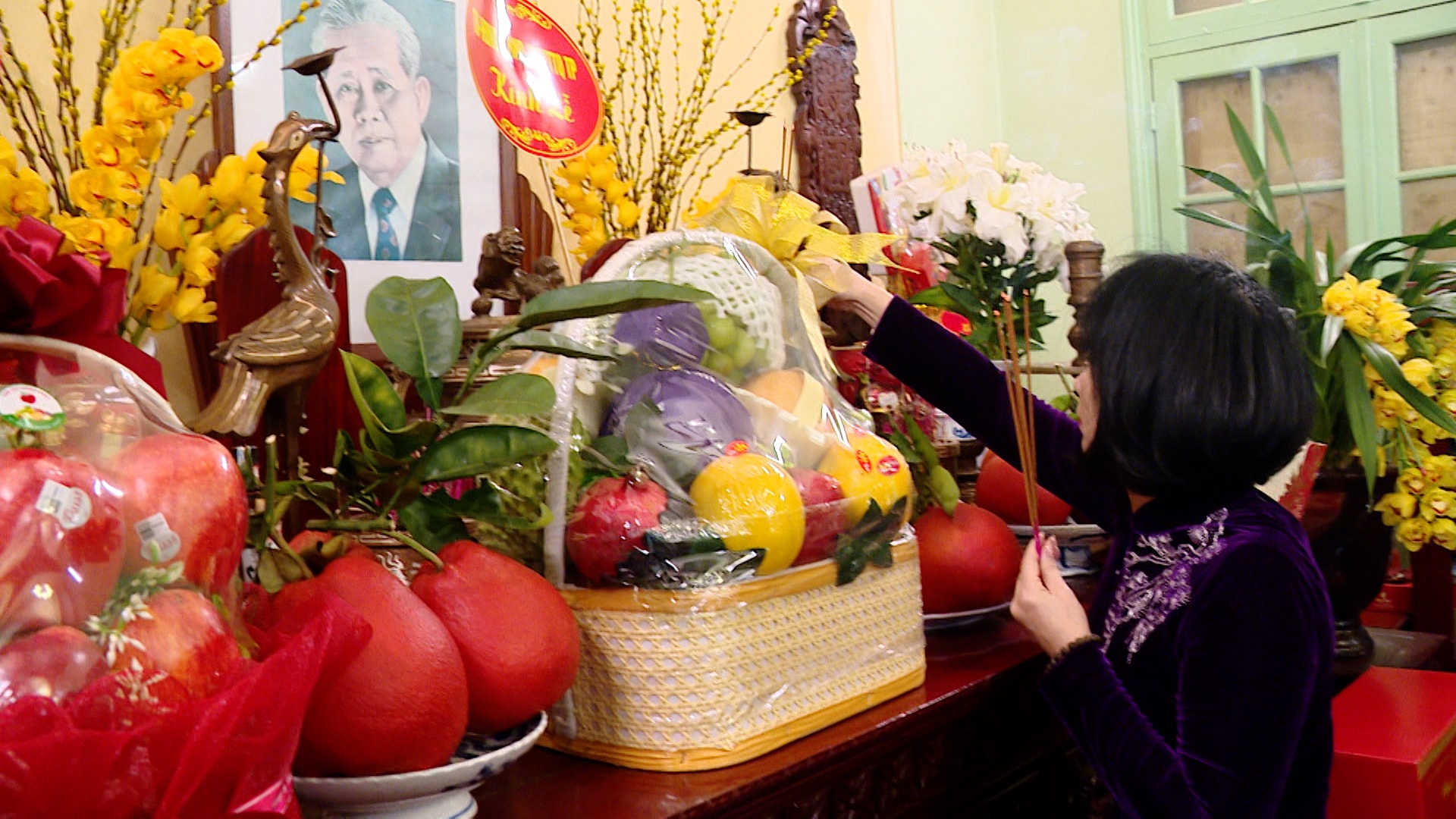 Chủ tịch HĐND Thành phố Phùng Thị Hồng Hà thăm, chúc Tết gia đình cố Tổng Bí thư Lê Duẩn- Ảnh 2.