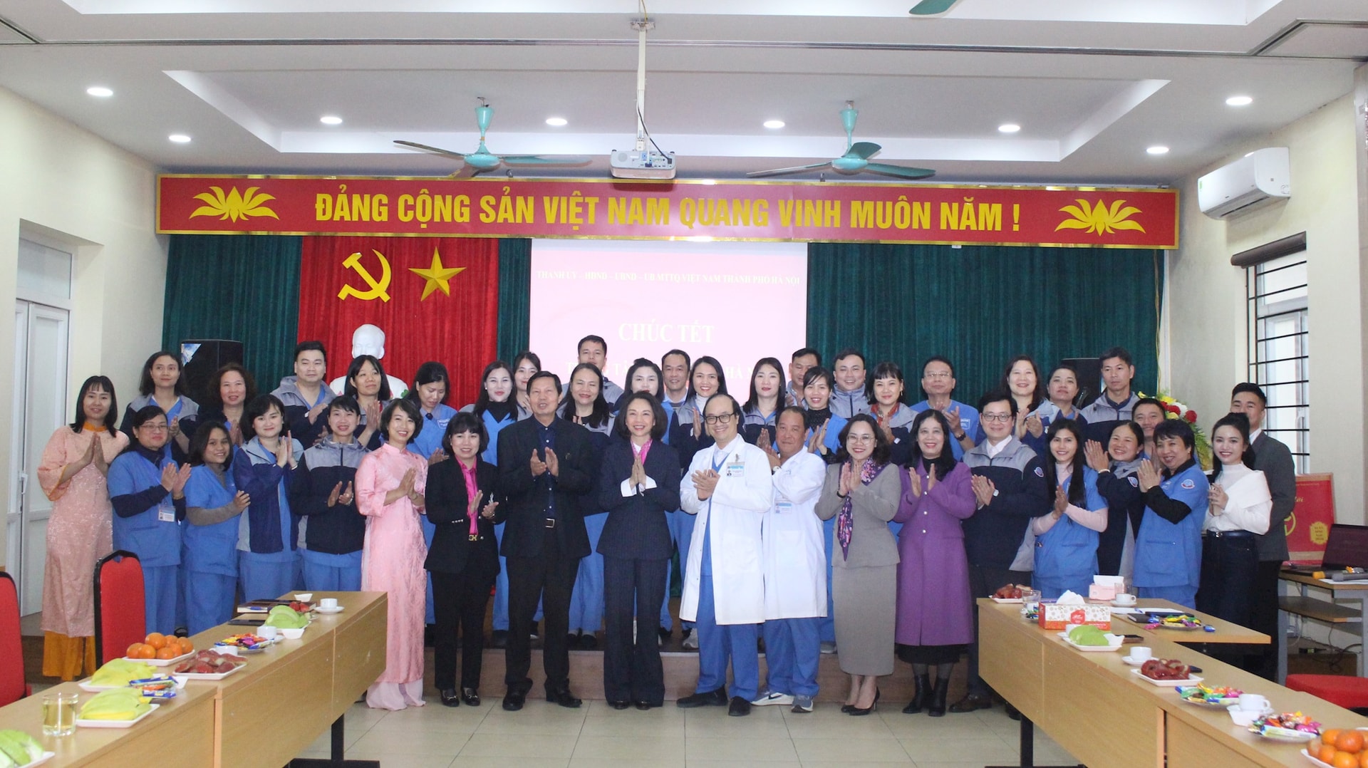 Phó Chủ tịch UBND Thành phố Vũ Thu Hà thăm, chúc Tết cơ sở tôn giáo, một số đơn vị trên địa bàn- Ảnh 8.