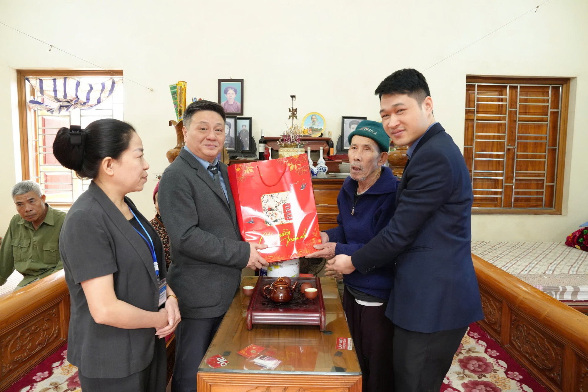 Xã Thanh Oai thăm, tặng quà nhân dịp Tết Nguyên đán Bính Ngọ- Ảnh 6.