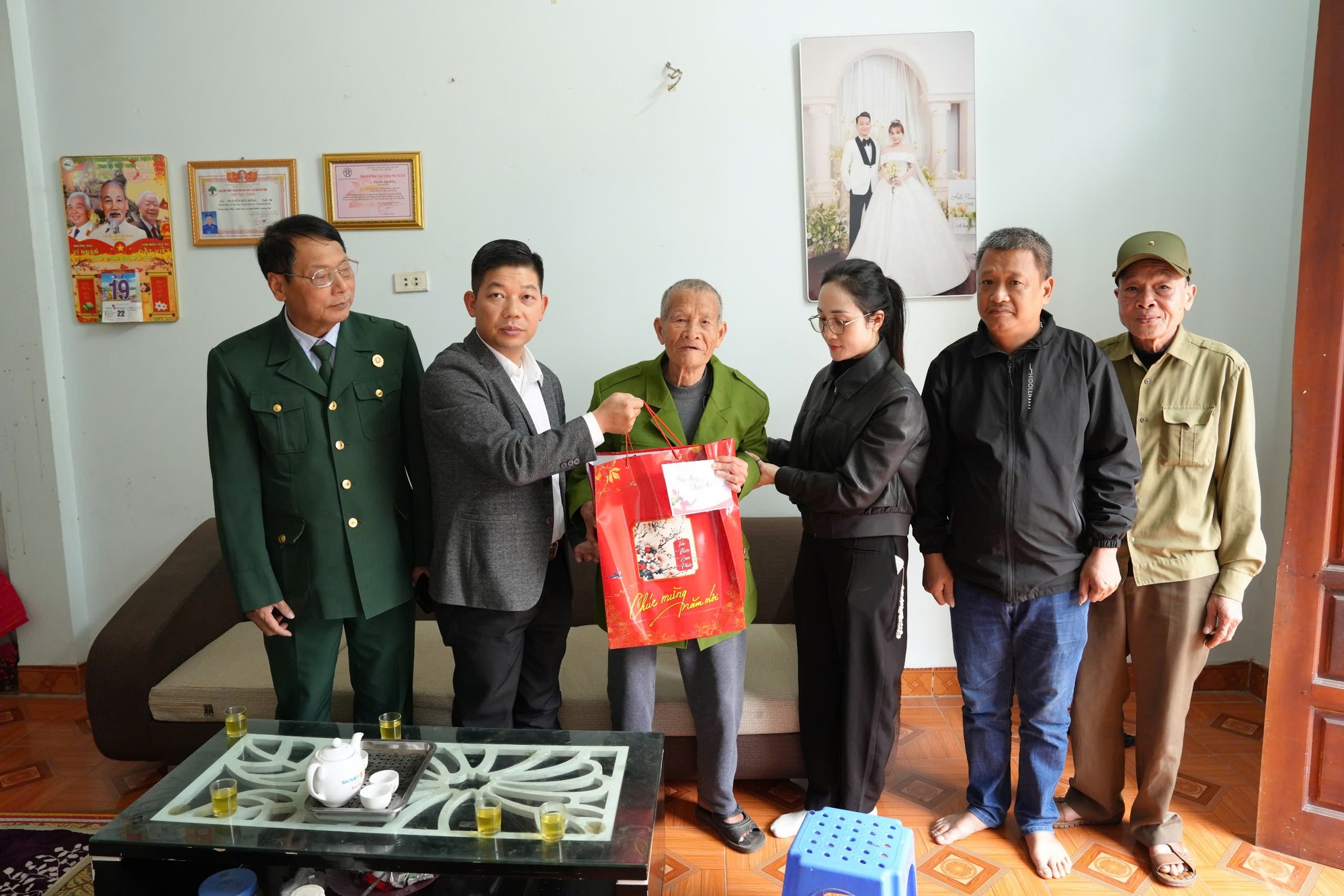 Xã Thanh Oai thăm, tặng quà nhân dịp Tết Nguyên đán Bính Ngọ- Ảnh 11.