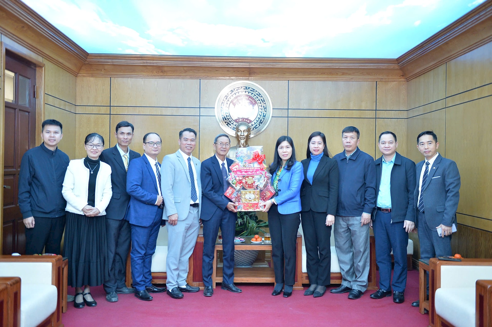 Lãnh đạo Ủy ban MTTQ Việt Nam thành phố Hà Nội thăm, chúc Tết cơ sở tôn giáo- Ảnh 4.