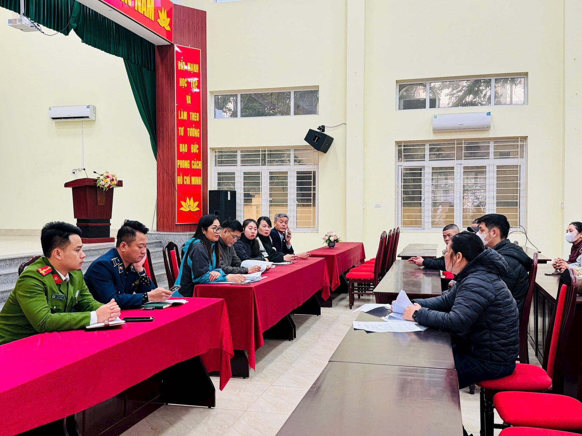 Xã Nam Phù tăng cường kiểm tra an toàn thực phẩm dịp Tết Nguyên đán 2026- Ảnh 1.