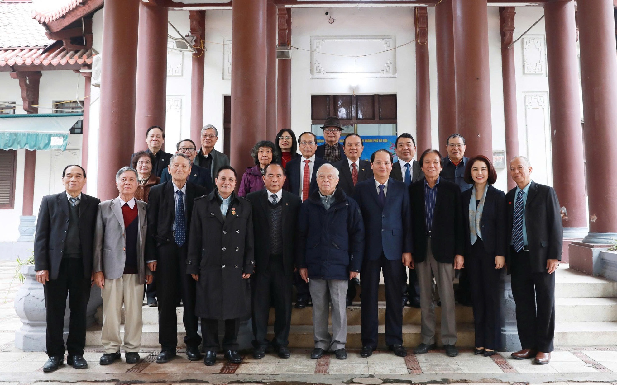 Lãnh đạo Thành phố thăm, chúc Tết Câu lạc bộ Thăng Long