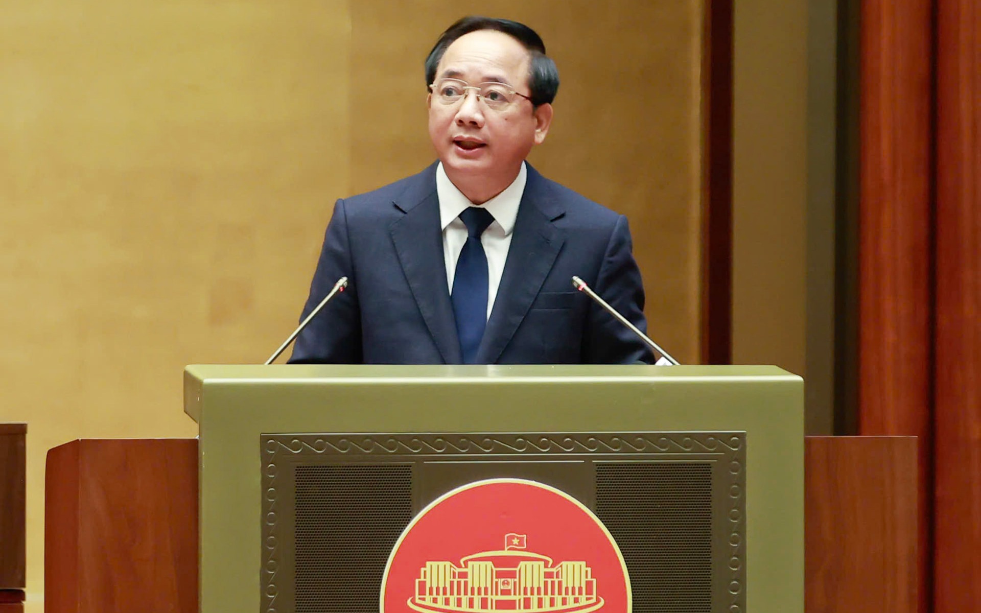 Trưởng ban Tuyên giáo và Dân vận Trung ương Trịnh Văn Quyết truyền đạt chuyên đề tại Hội nghị