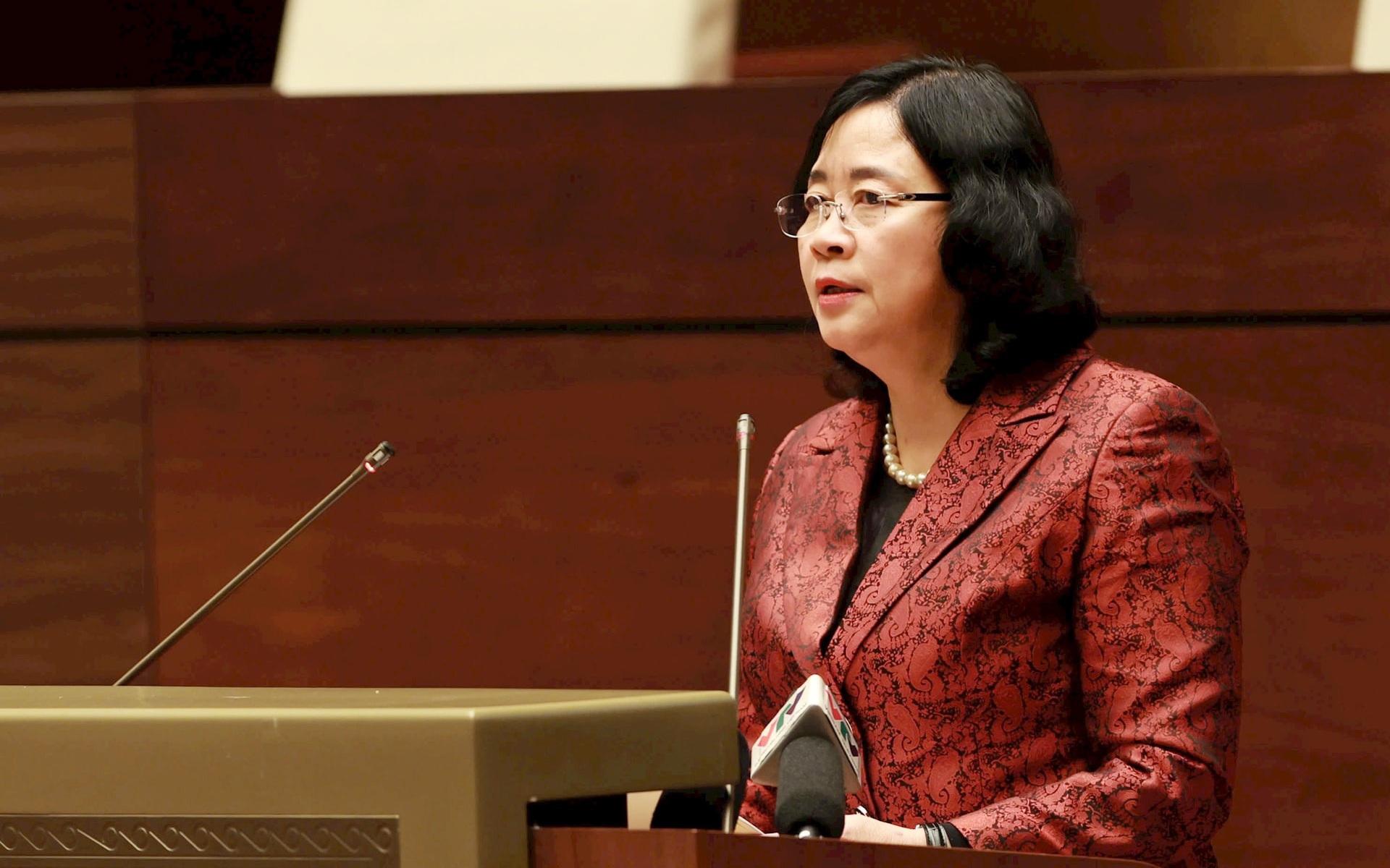 Đồng chí Bùi Thị Minh Hoài quán triệt chuyên đề “Phát huy sức mạnh đại đoàn kết toàn dân tộc trong sự nghiệp xây dựng, phát triển đất nước và bảo vệ Tổ quốc trong kỷ nguyên mới”. Ảnh: Nhật Nam