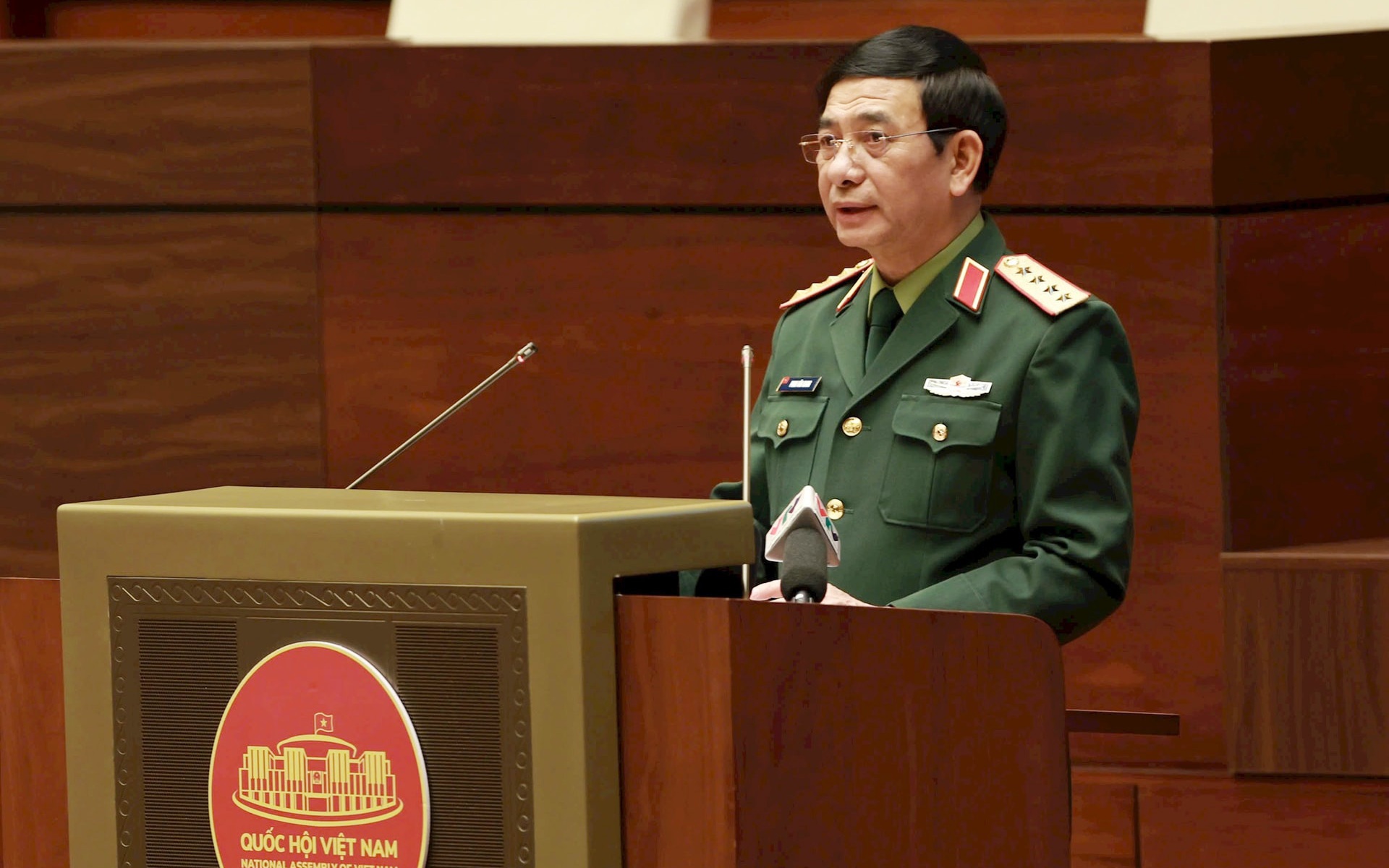 Đại tướng Phan Văn Giang, Ủy viên Bộ Chính trị, Bộ trưởng Bộ Quốc phòng quán triệt nội dung chuyên đề “Tư duy, nhận thức mới về quốc phòng, bảo vệ Tổ quốc của Đại hội XIV” chiều 7/2. Ảnh: Nhật Nam