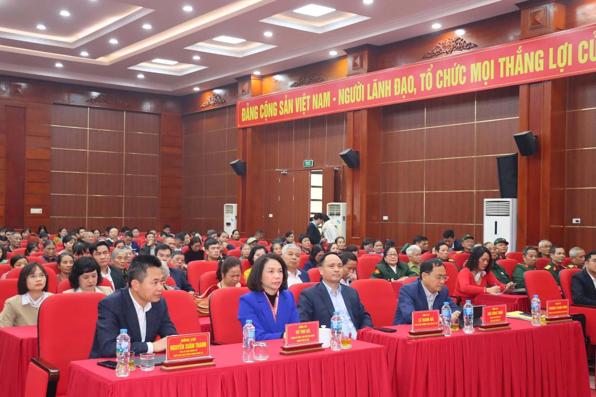 Chương trình “Tết sum vầy - Xuân ơn Đảng” tại Phú Xuyên ấm lòng các gia đình có hoàn cảnh khó khăn- Ảnh 1.