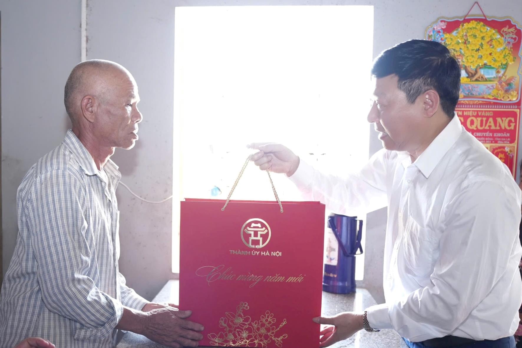 Hà Nội tặng quà gia đình chính sách, hoàn cảnh khó khăn tại tỉnh Gia Lai- Ảnh 2.