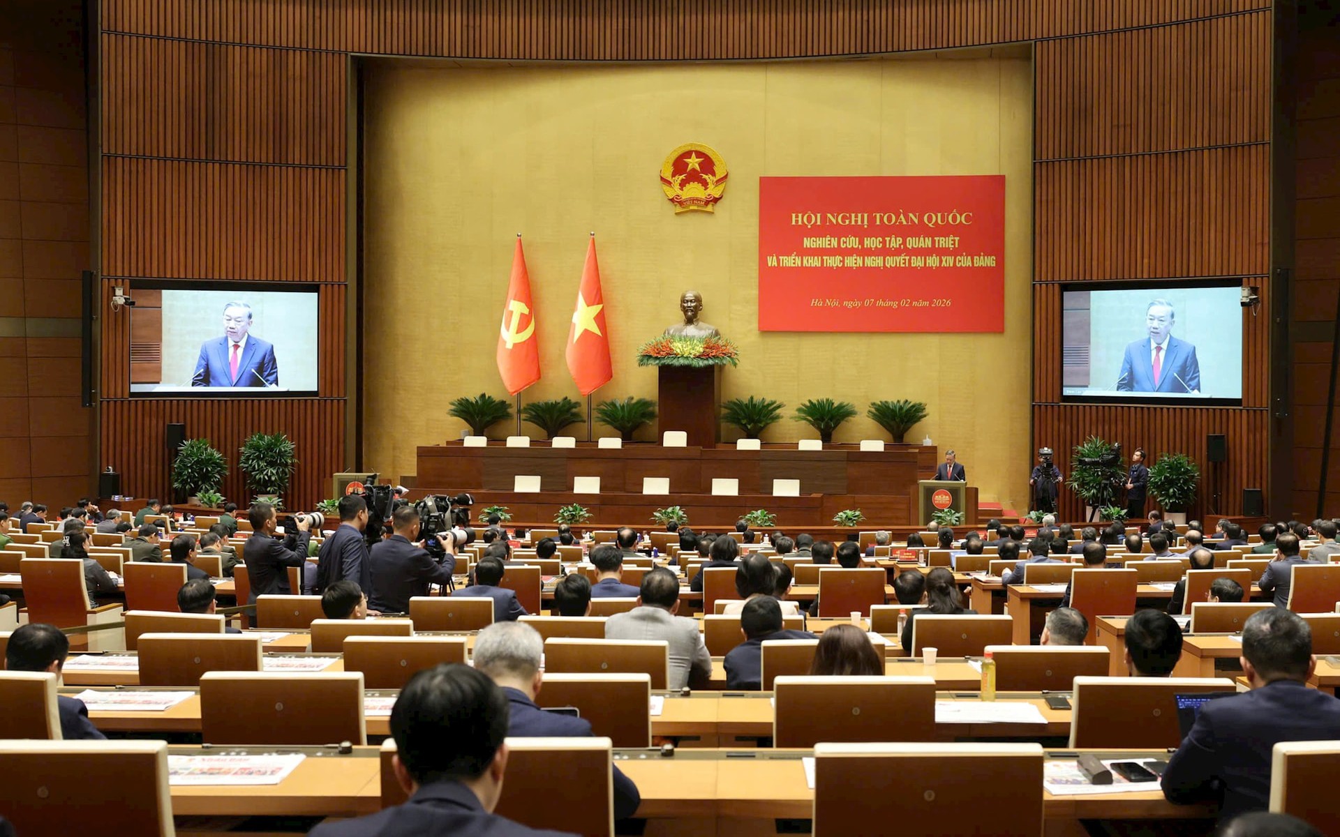 Quang ảnh hội nghị tại điểm cầu Trung ương, chiều 7/2