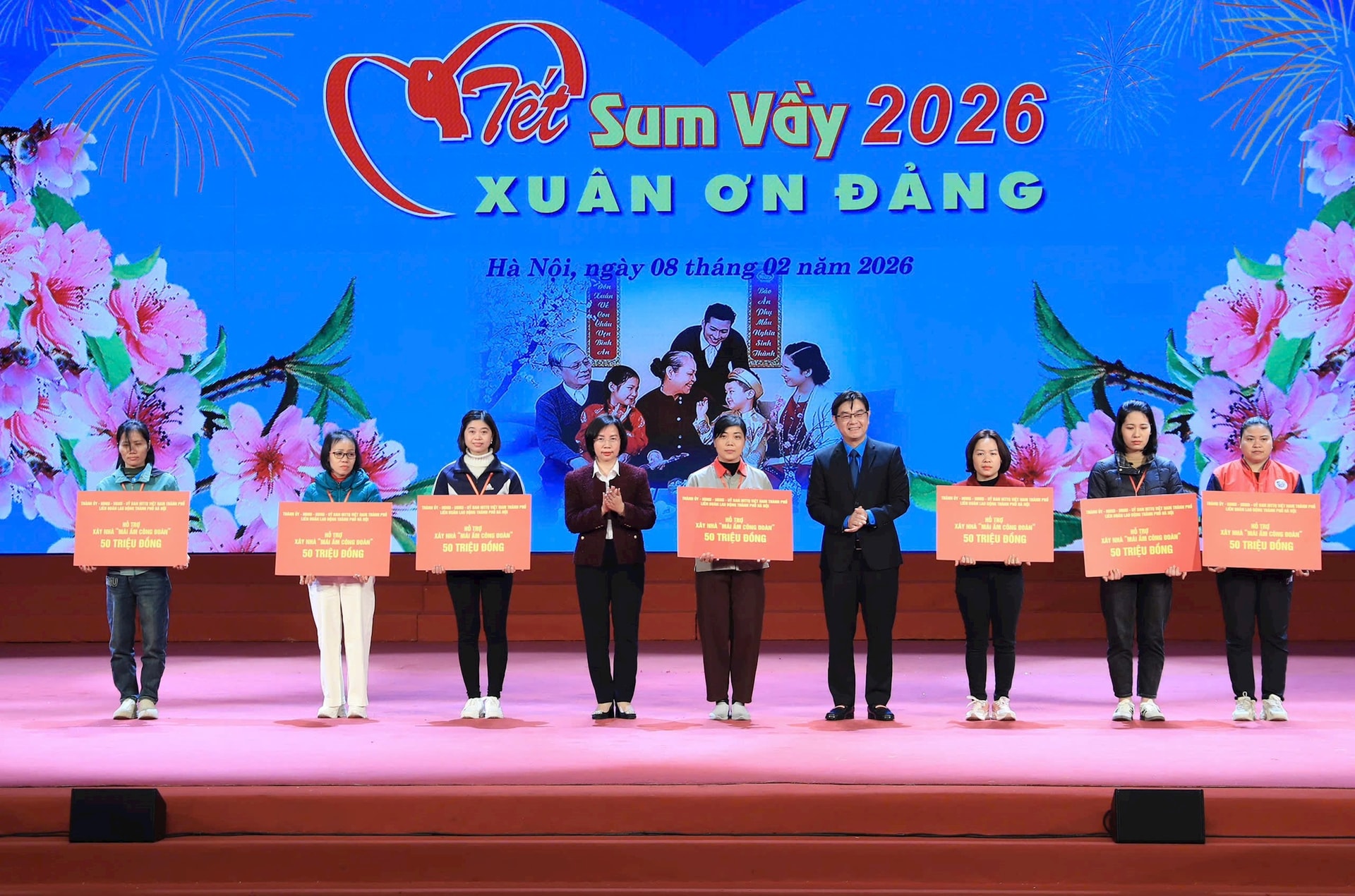 "Tết sum vầy - Xuân ơn Đảng” mang Tết ấm đến với công nhân Thủ đô- Ảnh 7.