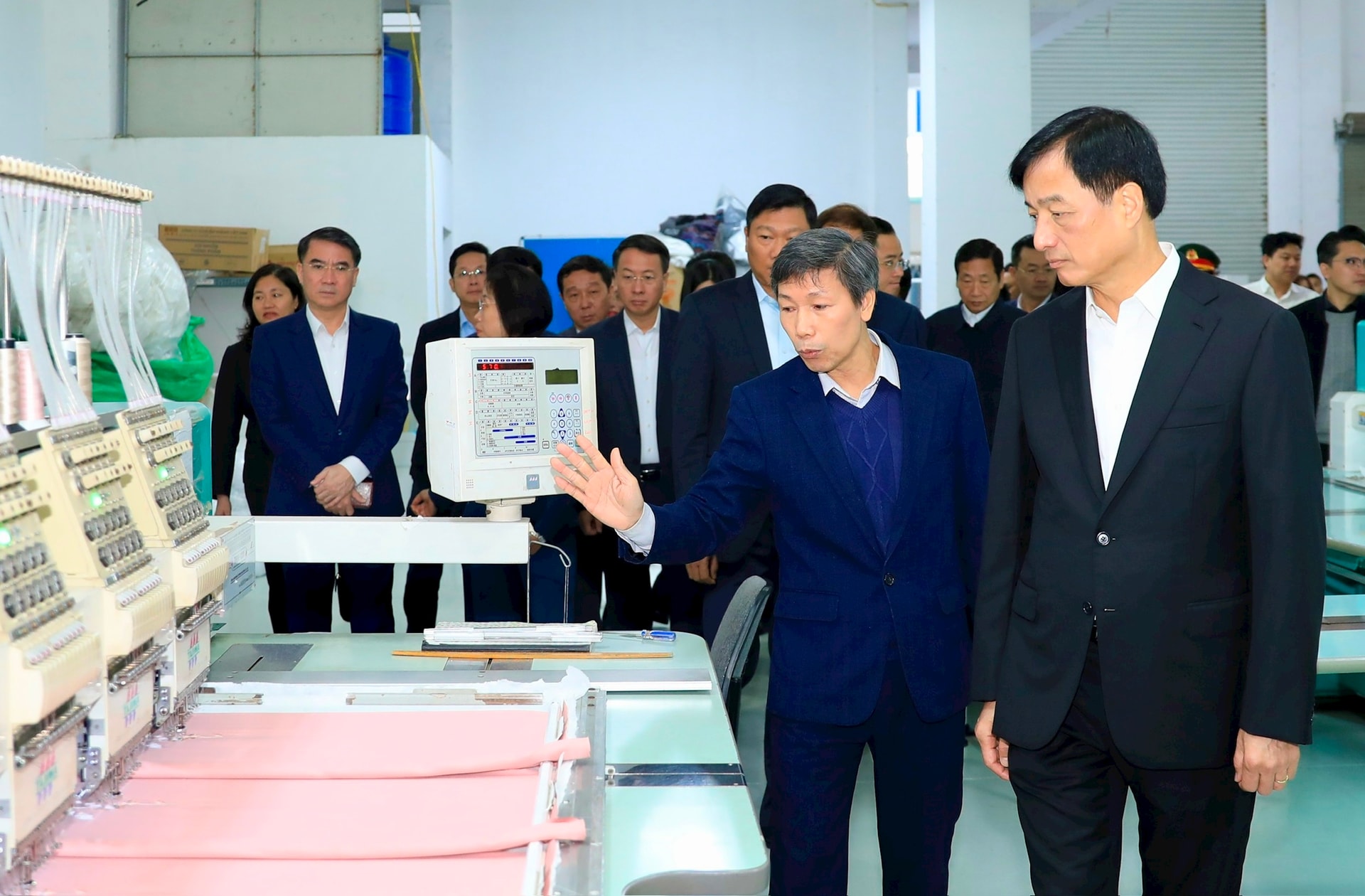 Thường Tín: Đẩy mạnh phát triển và xây dựng thương hiệu sản phẩm làng nghề, nâng cao thu nhập cho người dân- Ảnh 1.