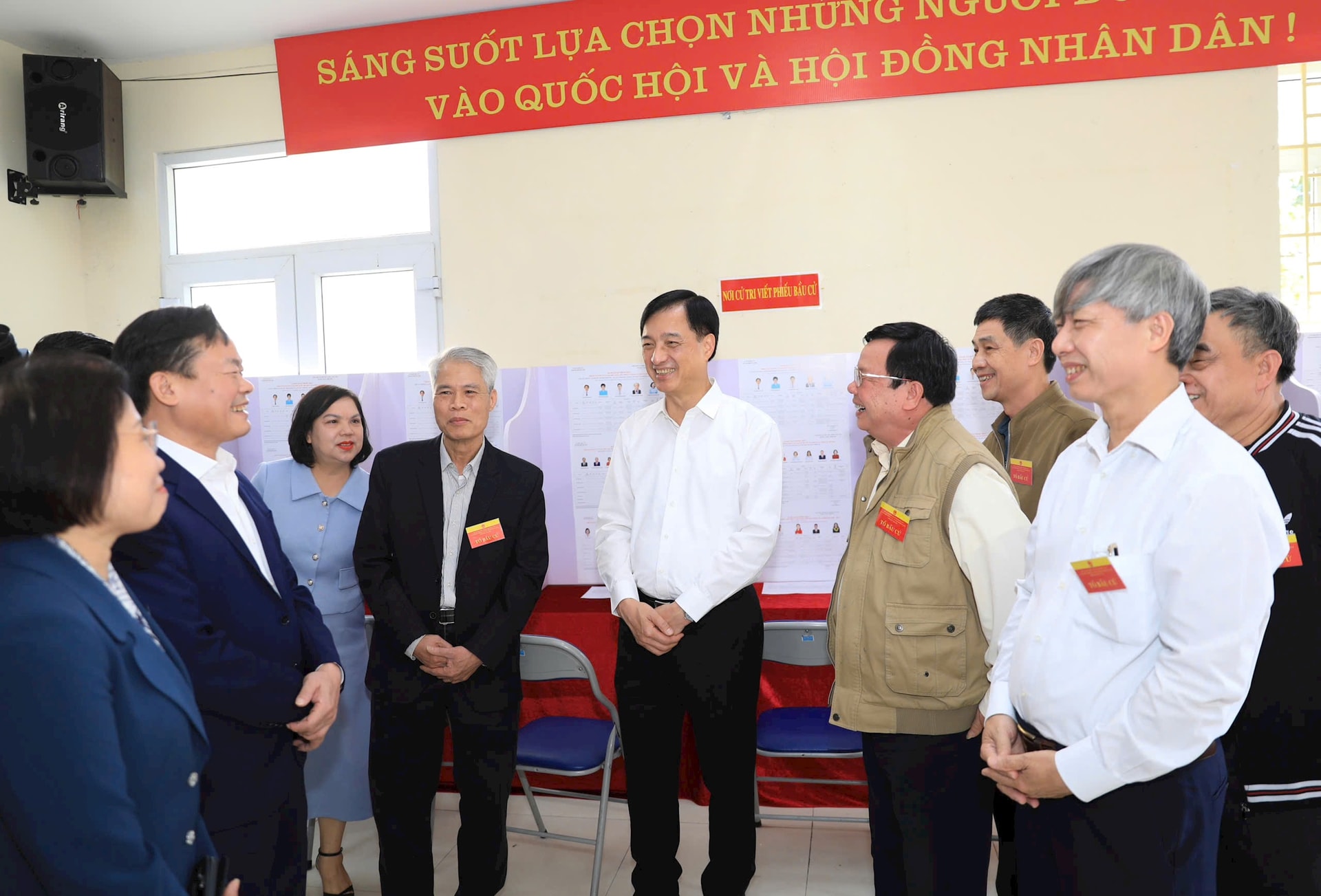 Tập trung tổ chức thành công cuộc bầu cử bảo đảm đúng luật, dân chủ và an toàn tuyệt đối- Ảnh 1.