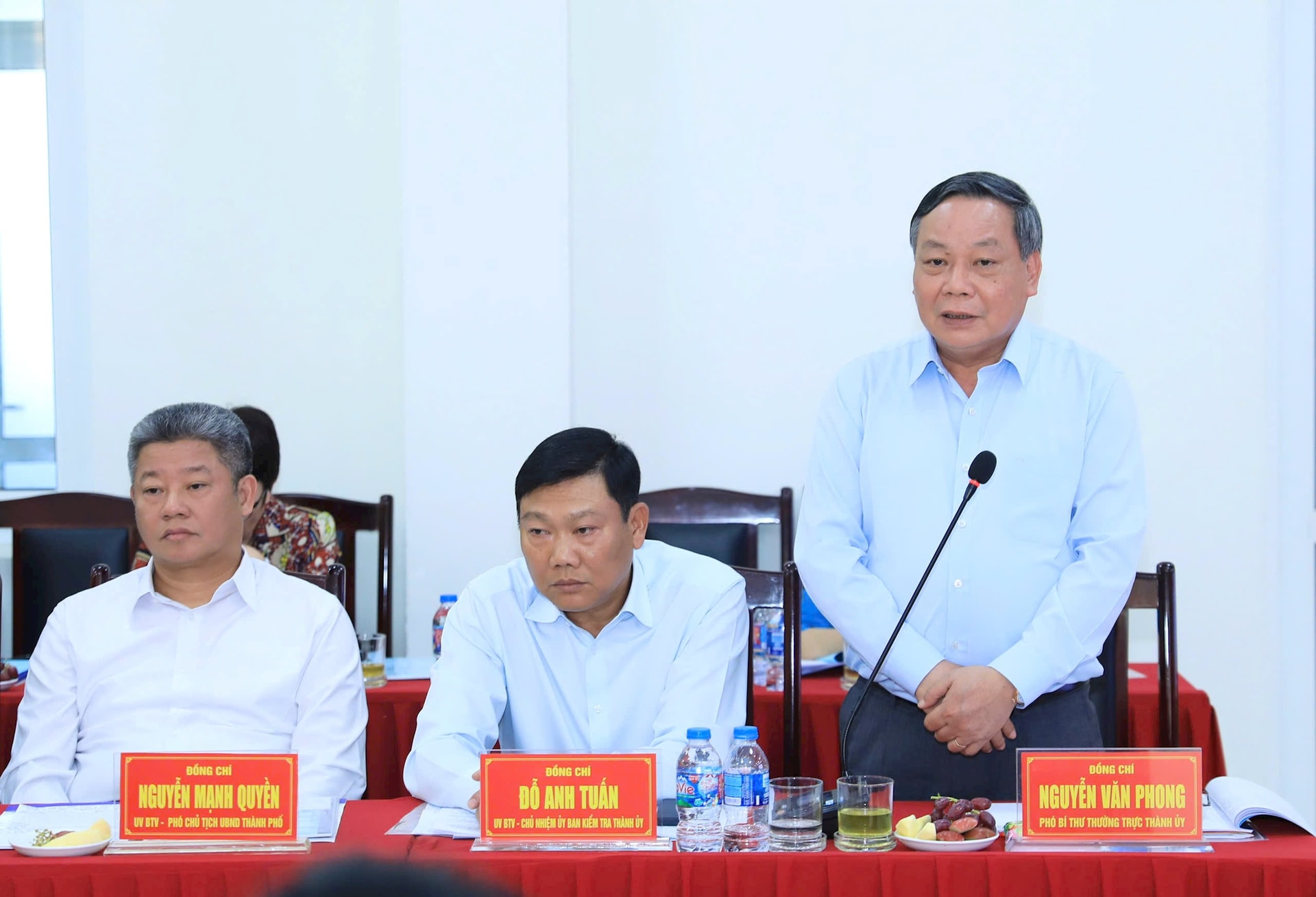 Tập trung tổ chức thành công cuộc bầu cử bảo đảm đúng luật, dân chủ và an toàn tuyệt đối- Ảnh 3.