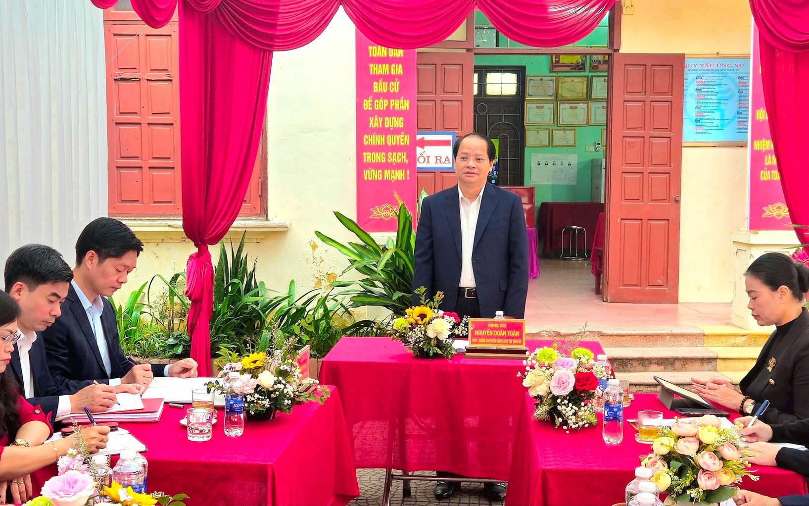 Trưởng ban Tuyên giáo và Dân vận Thành ủy Nguyễn Doãn Toản phát biểu chỉ đạo tại xã Dương Hòa