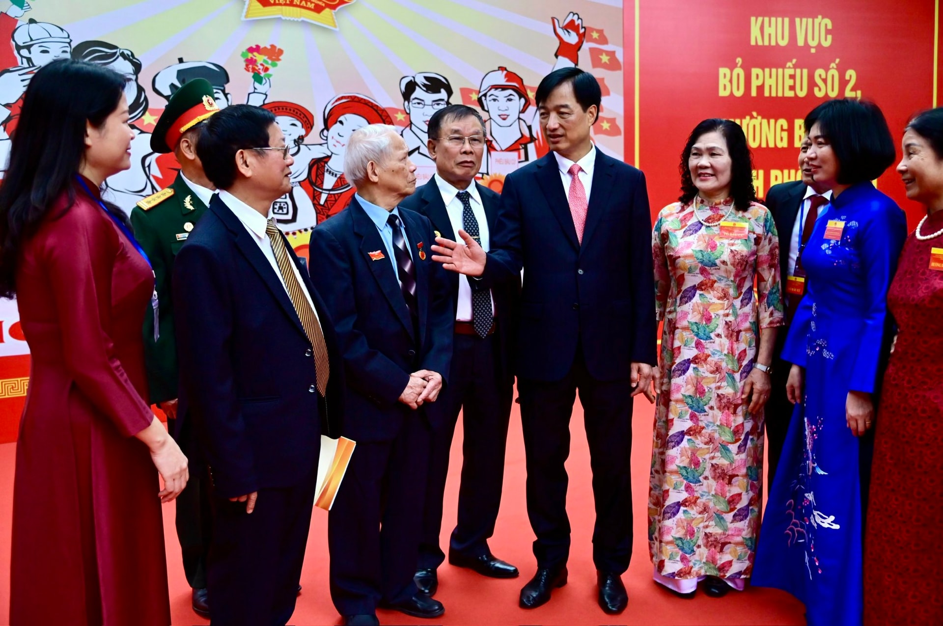 Tổng Bí thư Tô Lâm dự Lễ khai mạc và bỏ phiếu bầu cử tại phường Ba Đình- Ảnh 4.