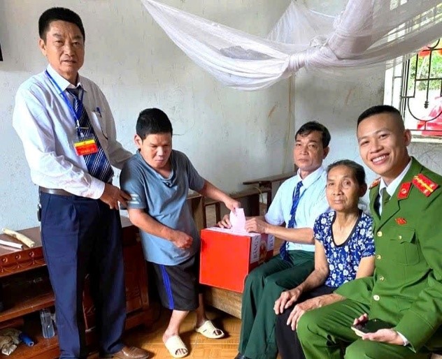 Công an Thành phố bảo vệ tuyệt đối an ninh, an toàn cuộc bầu cử- Ảnh 5.