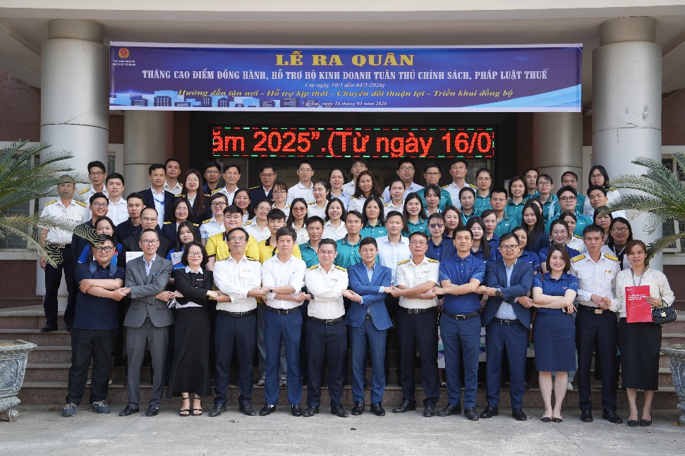 Quảng Oai tăng cường phối hợp hỗ trợ hộ kinh doanh kê khai thuế, thúc đẩy chuyển đổi phương thức quản lý thuế- Ảnh 1.