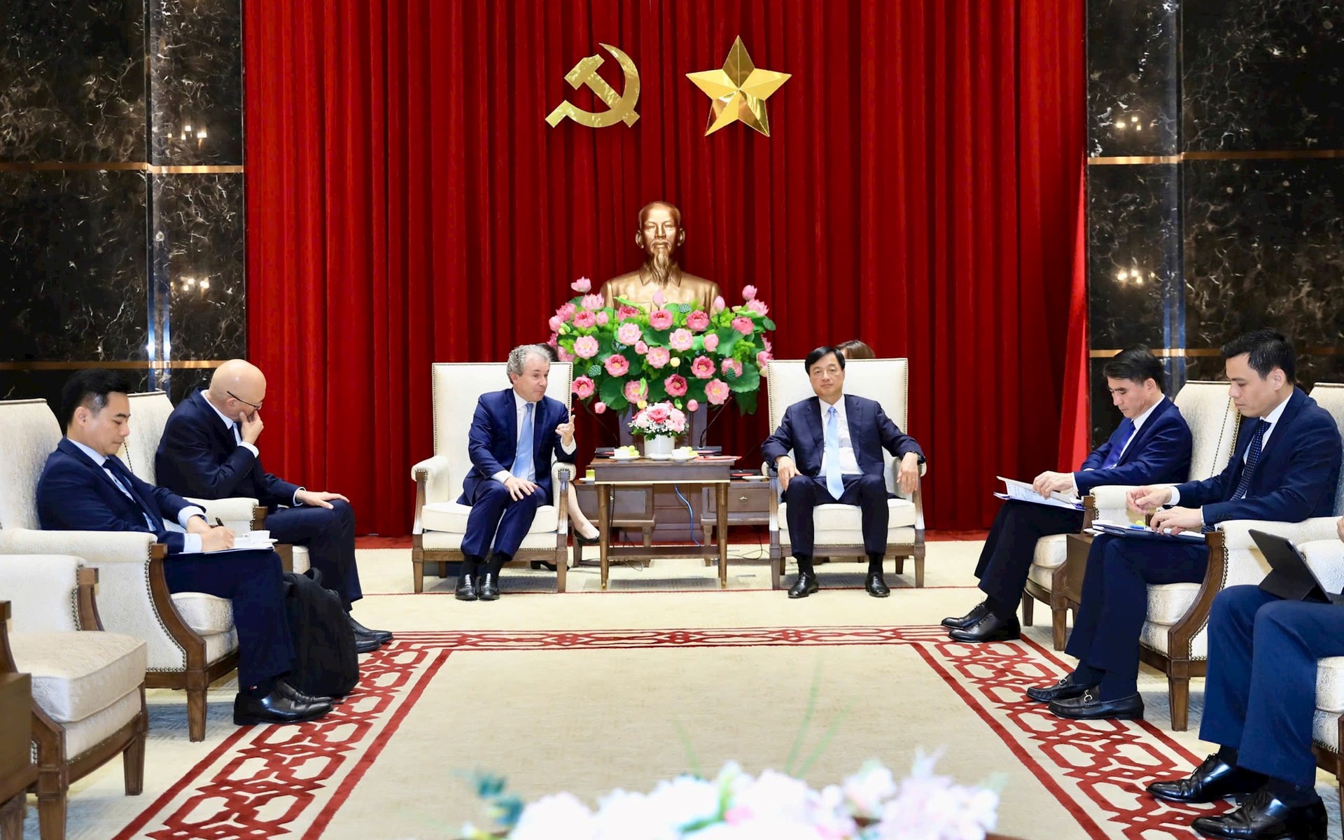 Quang cảnh buổi tiếp Tập đoàn Rosen Partners