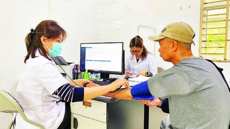 Phường Long Biên: Bước chuyển rõ nét trong chăm sóc sức khỏe Nhân dân từ mô hình Trạm y tế chuyển đổi số toàn diện- Ảnh 3.