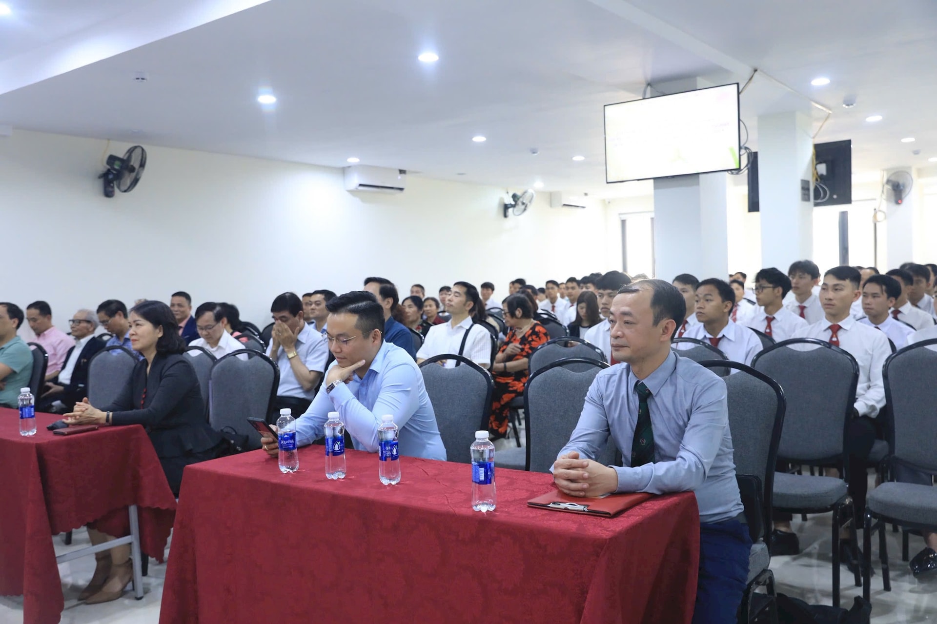 Hanoi raises legal awareness on religion and elections among Protestant community- Ảnh 1.