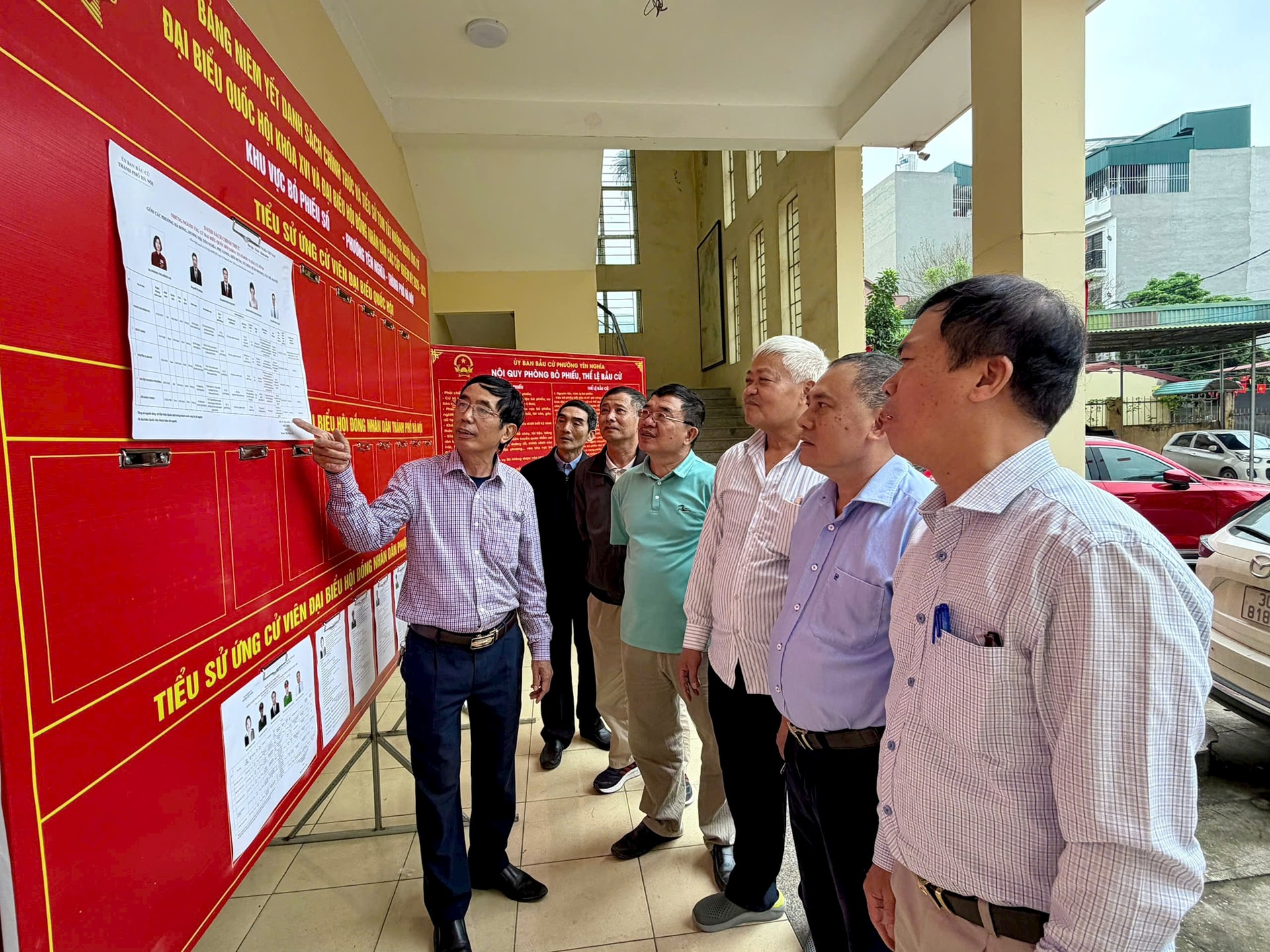 Phường Yên Nghĩa rực rỡ cờ hoa, sẵn sàng cho ngày hội lớn- Ảnh 4.