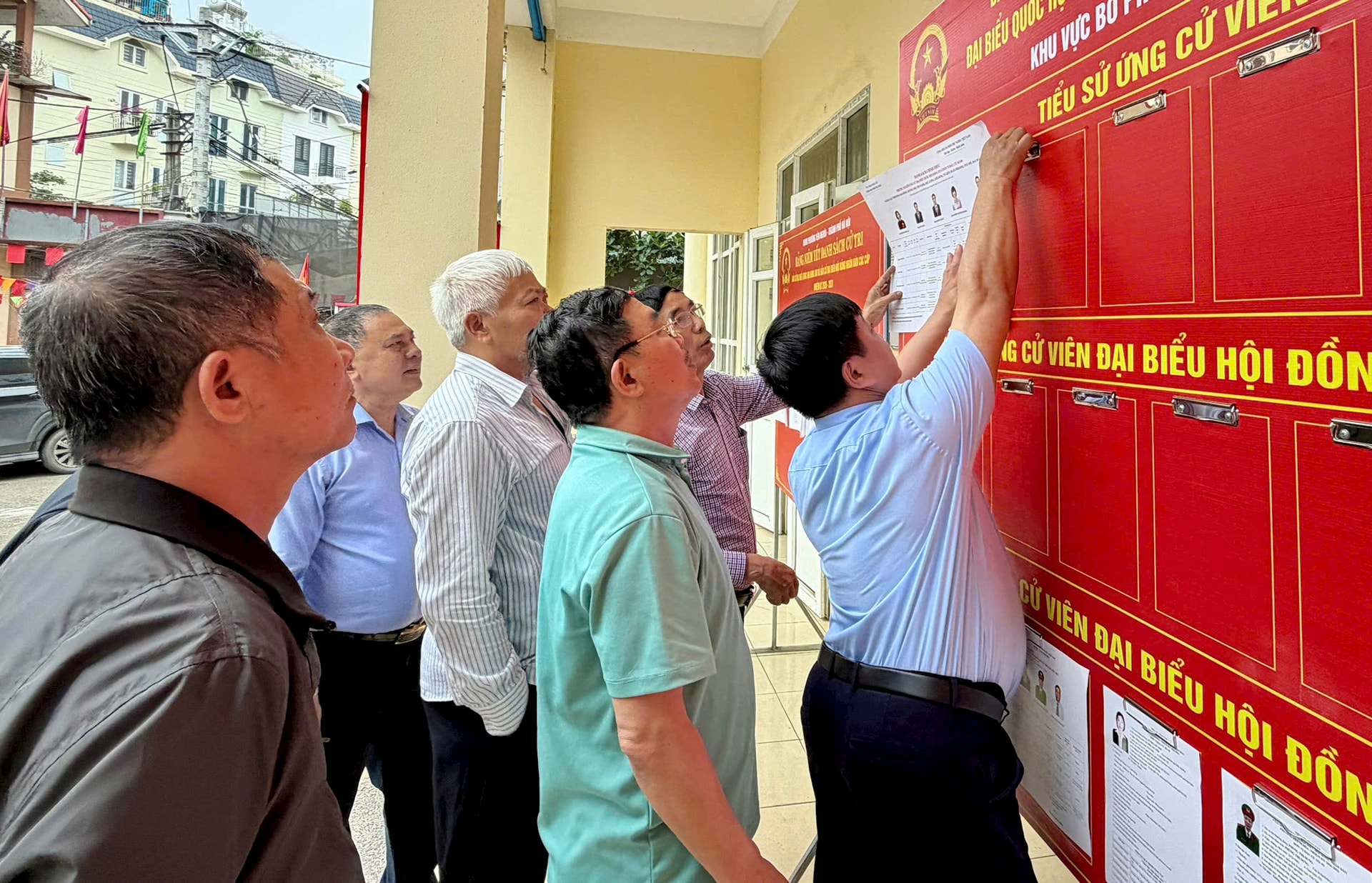 Phường Yên Nghĩa rực rỡ cờ hoa, sẵn sàng cho ngày hội lớn- Ảnh 3.