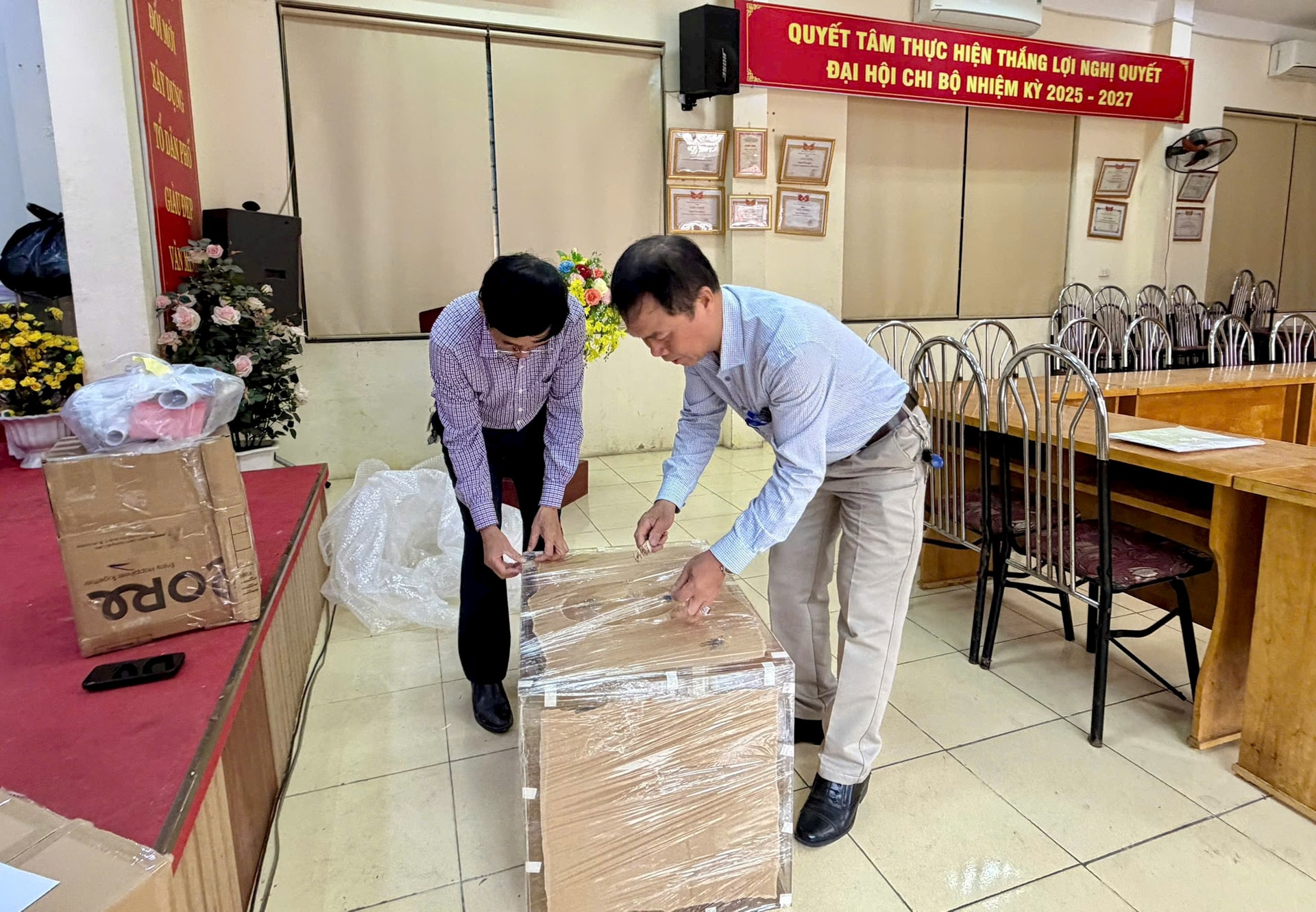 Phường Yên Nghĩa rực rỡ cờ hoa, sẵn sàng cho ngày hội lớn- Ảnh 5.