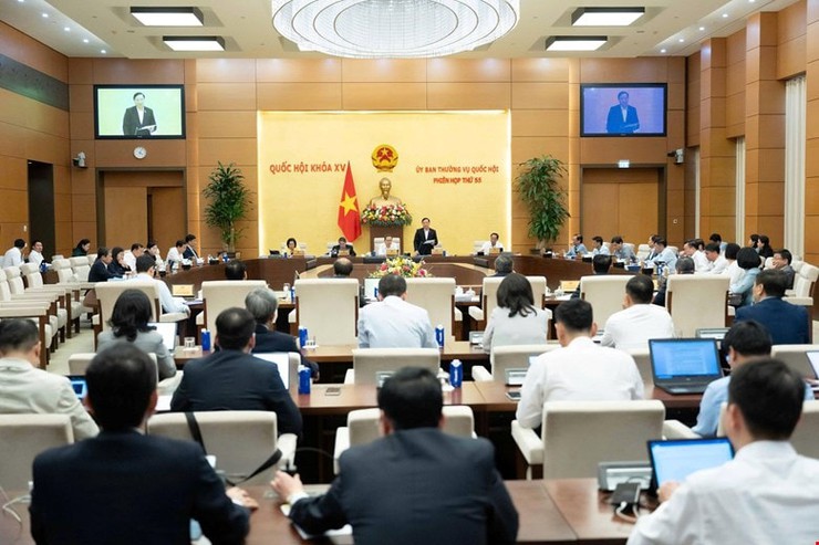 Draft Capital Law amendment proposes maximum decentralization and full autonomy for Hanoi- Ảnh 1.