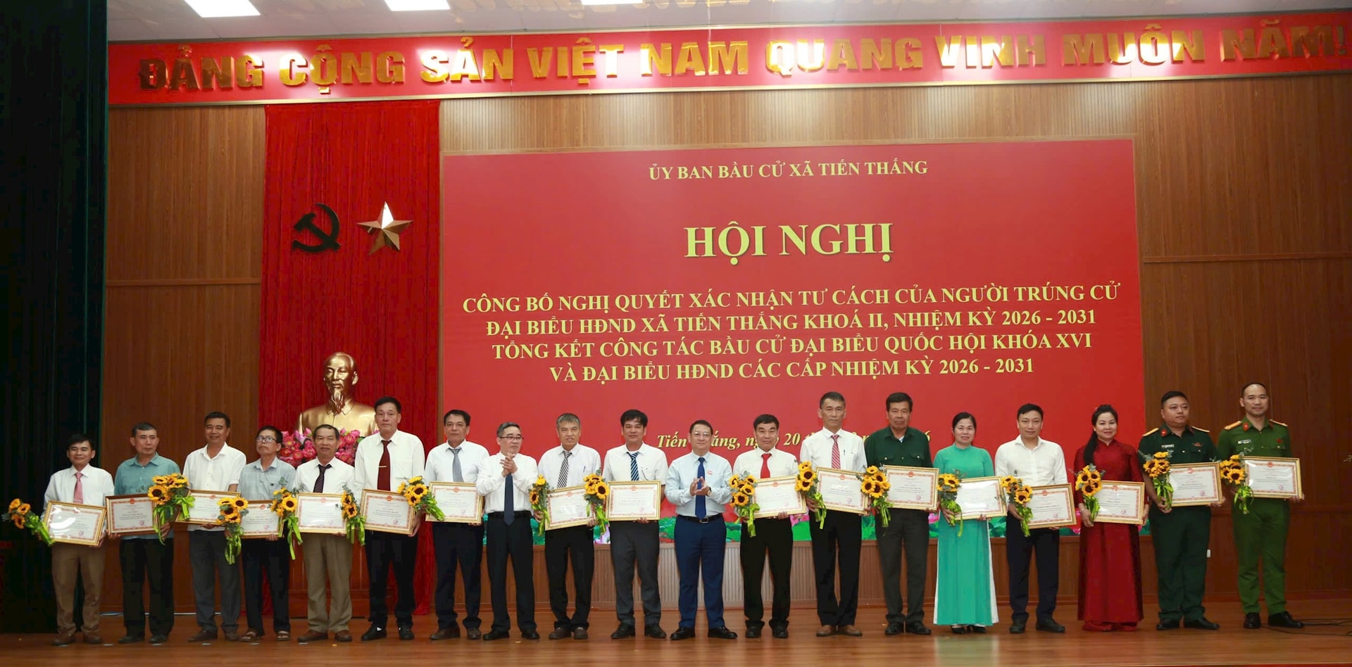 Tiến Thắng công bố nghị quyết xác nhận tư cách 27 đại biểu trúng cử HĐND xã- Ảnh 4.