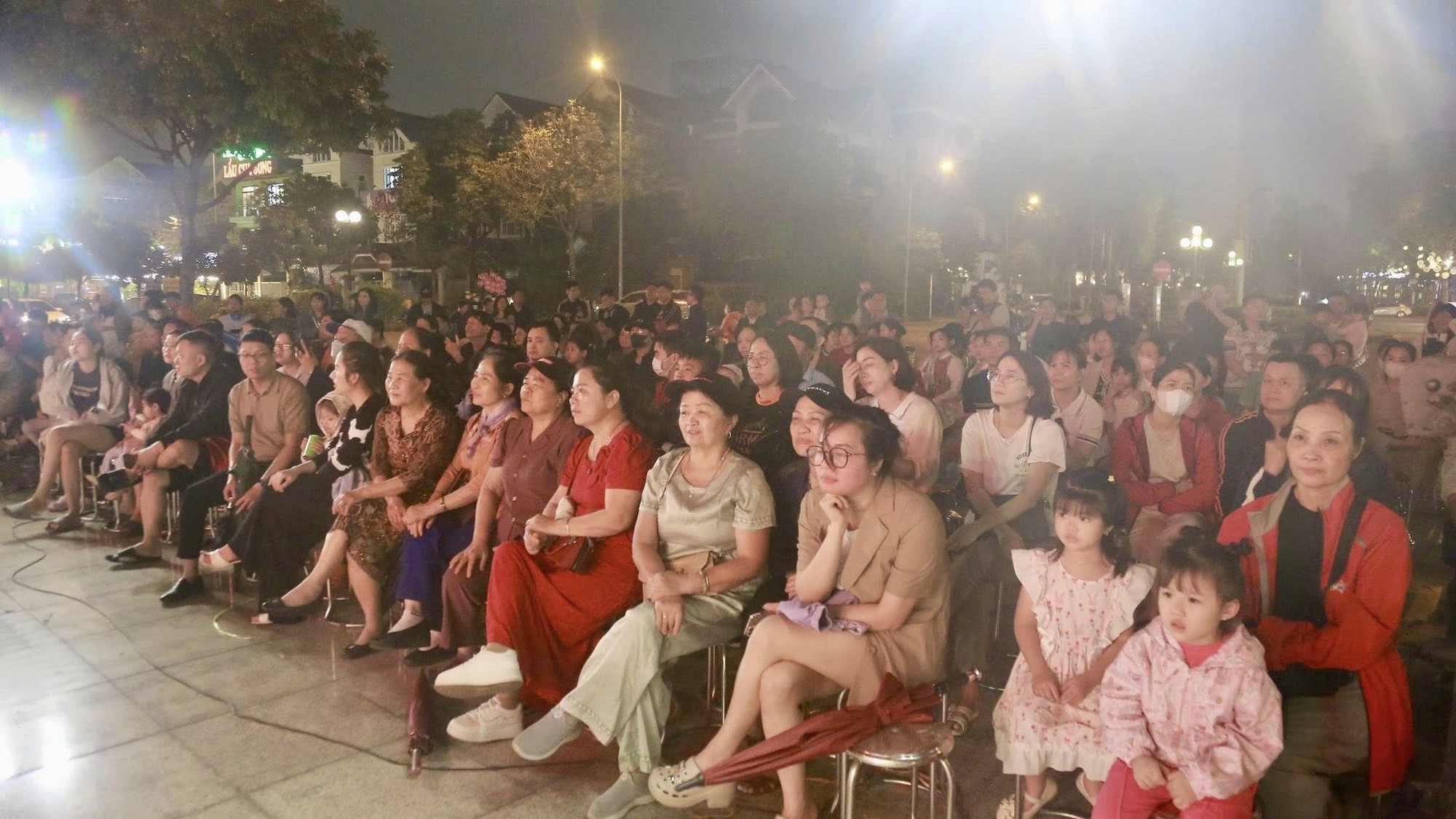 Đặc sắc chương trình văn nghệ chào mừng thành công bầu cử ở phường Dương Nội- Ảnh 6.