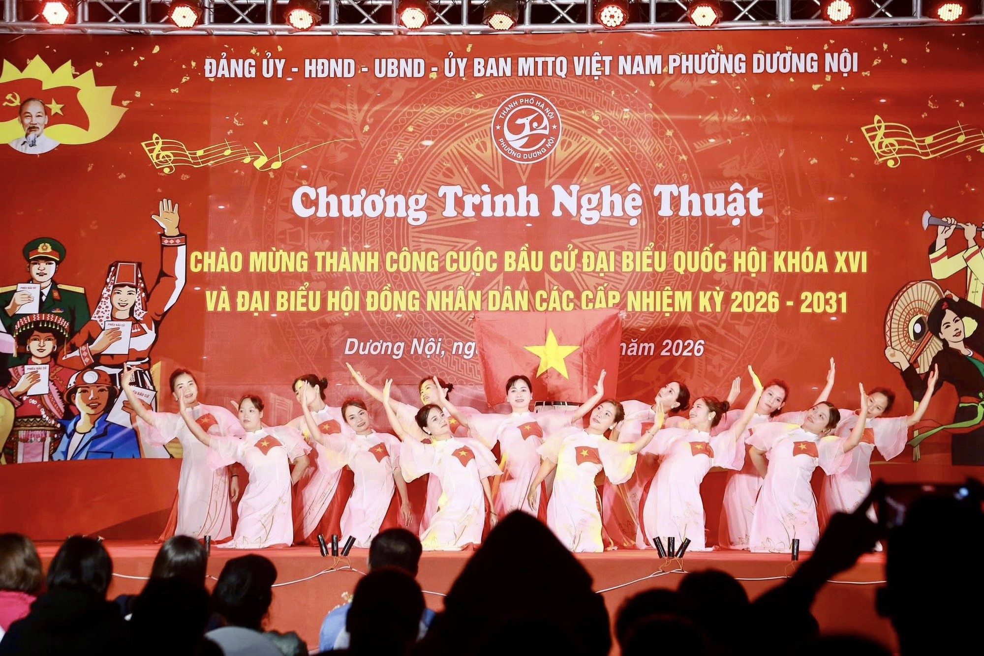 Đặc sắc chương trình văn nghệ chào mừng thành công bầu cử ở phường Dương Nội- Ảnh 4.