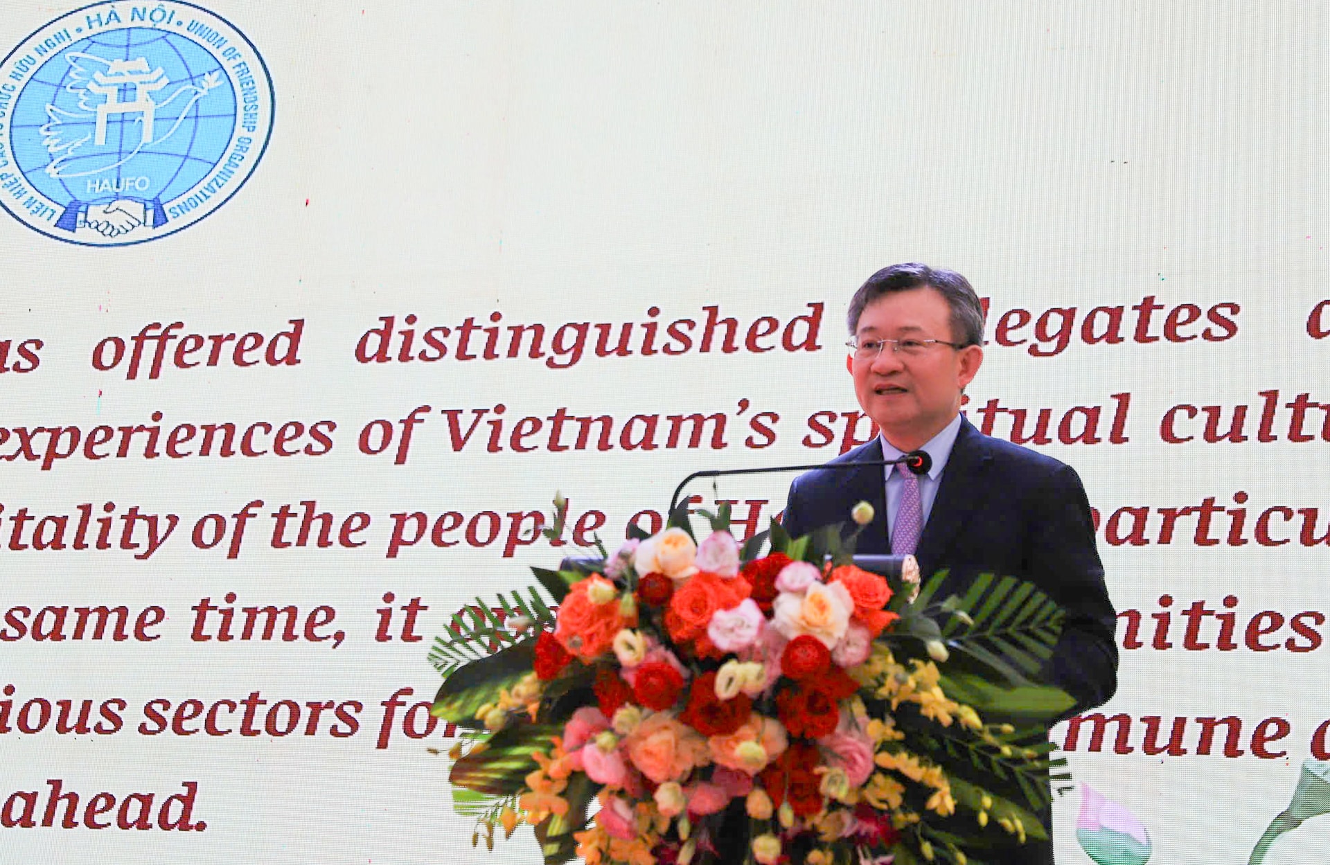 Các đại biểu quốc tế ấn tượng với vẻ đẹp của chùa Hương- Ảnh 3.