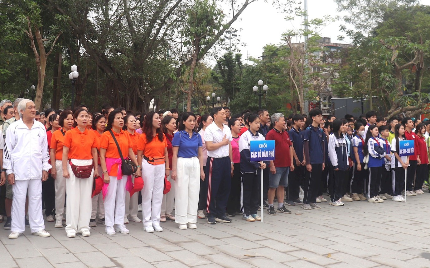 Các đại biểu tham dự Lễ phát động