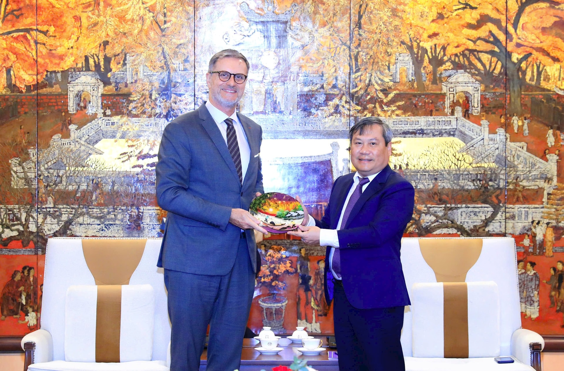 Hà Nội tăng cường hợp tác với đối tác Pháp về giao thông đô thị và bảo tồn di sản- Ảnh 3.