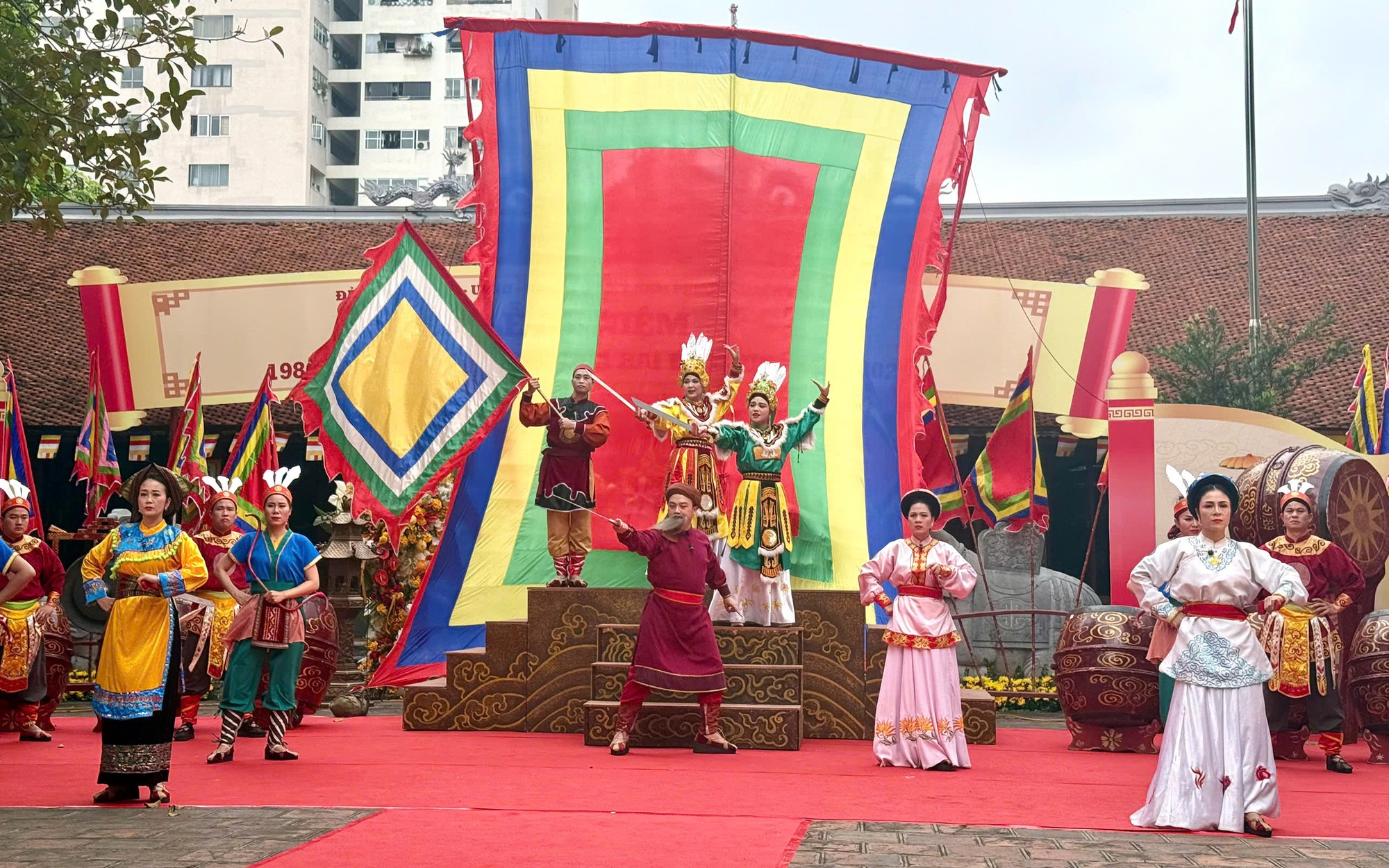 Trình diễn Chương trình nghệ thuật “Sử thi hai Bà Trưng” tại Lễ kỷ niệm