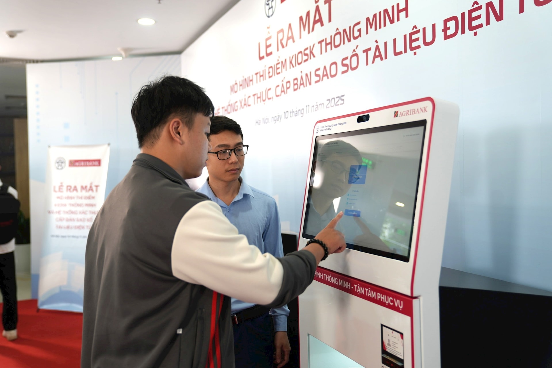 Hà Nội thí điểm hệ thống xác thực và cấp bản sao số tài liệu điện tử: Bước tiến quan trọng trong chuyển đổi số dịch vụ công- Ảnh 2.