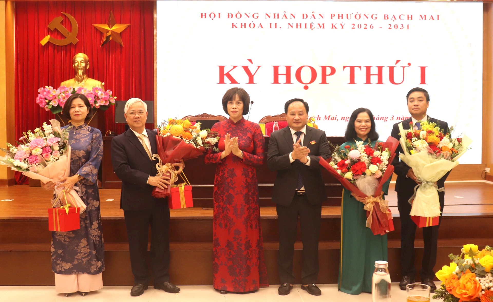 HĐND phường Bạch Mai kiện toàn các chức danh chủ chốt- Ảnh 1.