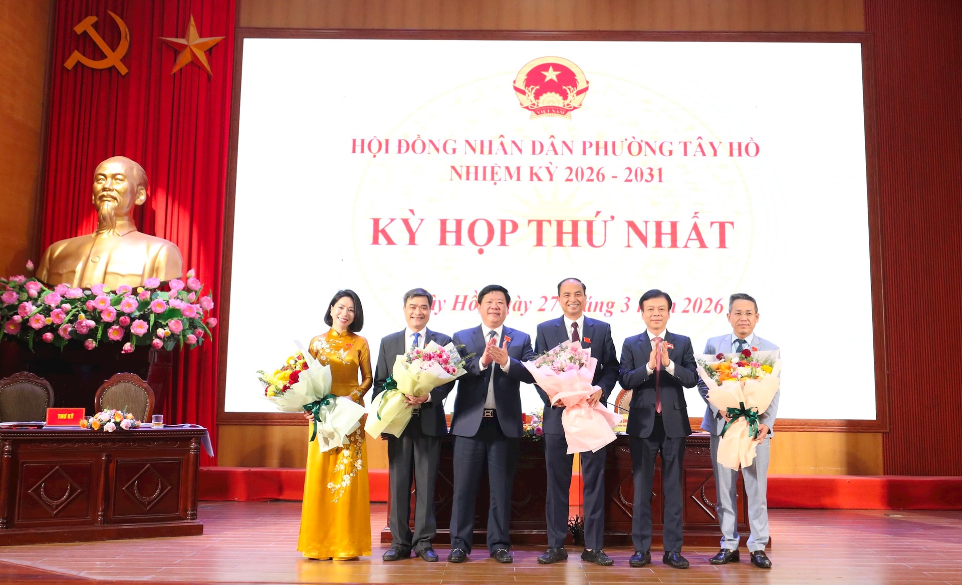 Kỳ họp thứ Nhất HĐND phường Tây Hồ quyết nghị nhiều nội dung quan trọng thuộc thẩm quyền- Ảnh 4.