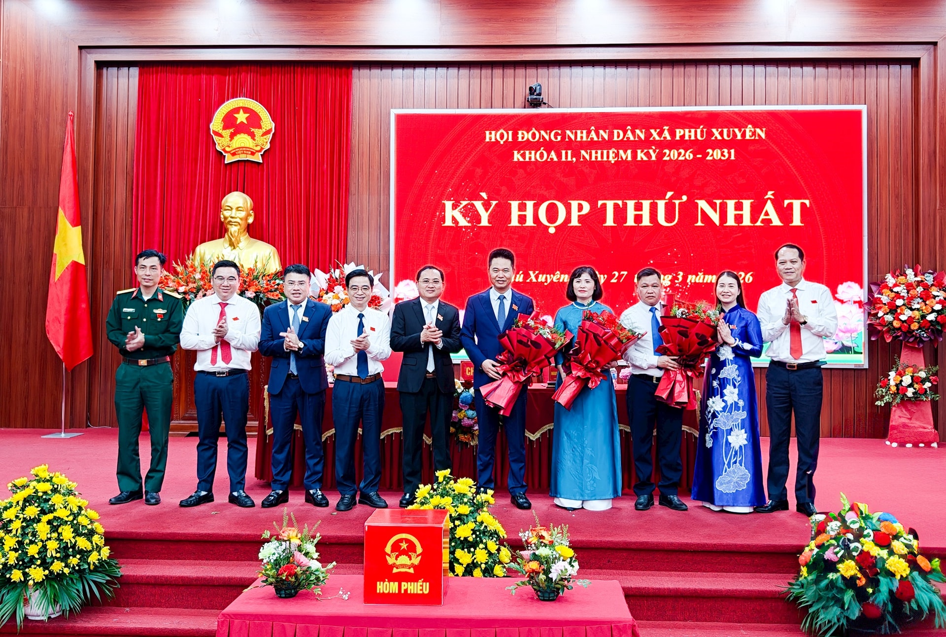 Kỳ họp thứ nhất HĐND xã Phú Xuyên khóa II thành công tốt đẹp- Ảnh 2.