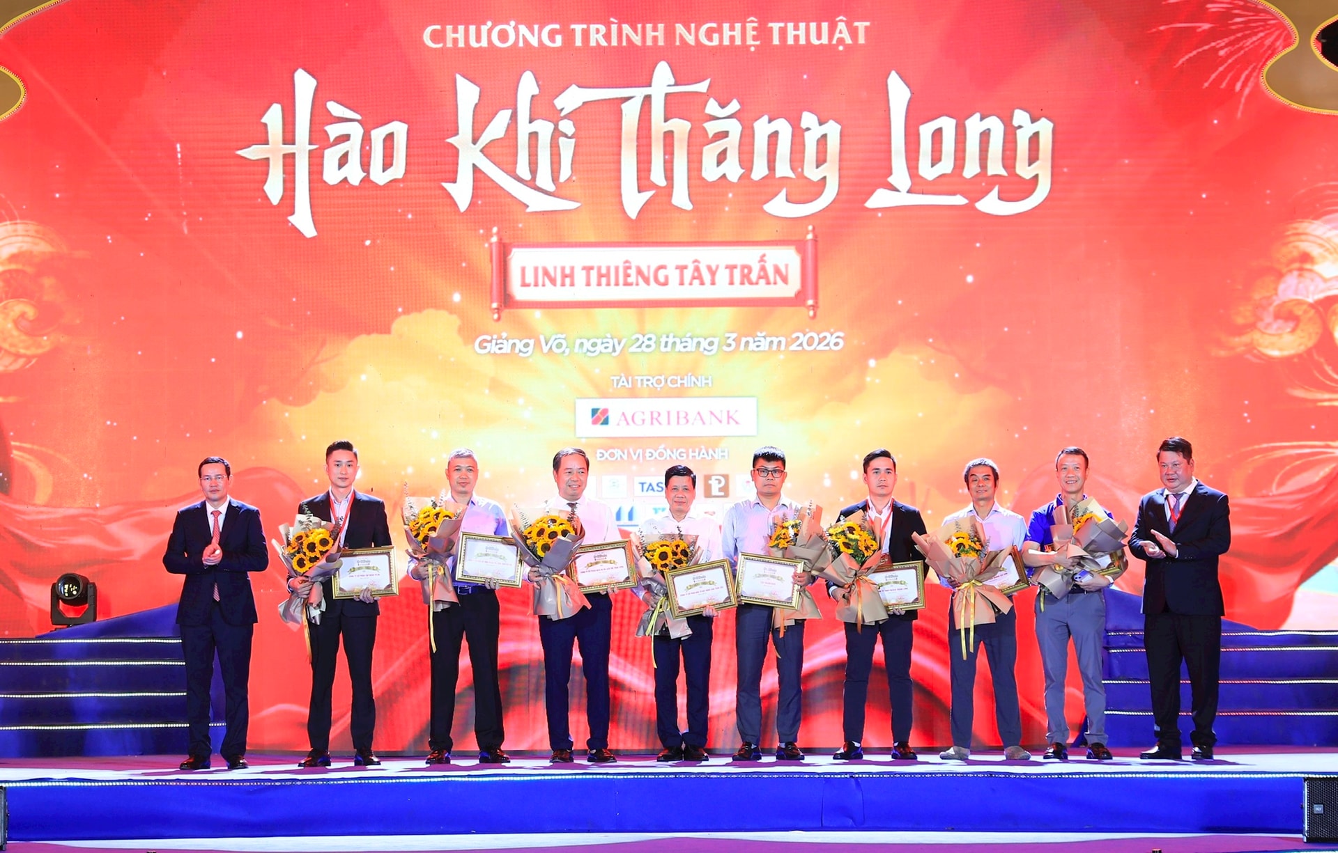 “Hào khí Thăng Long - Linh thiêng Tây trấn”- Ảnh 5.