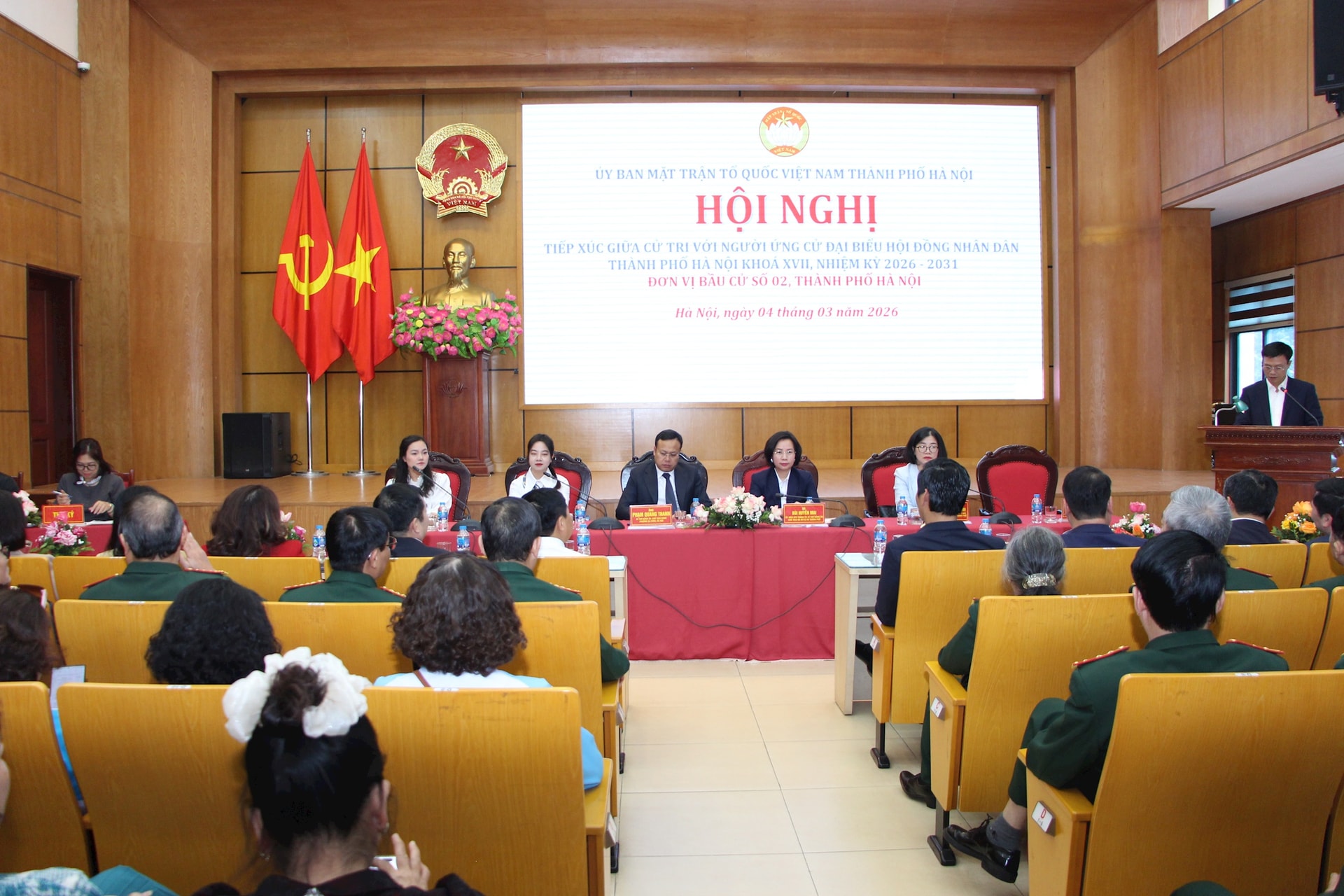 Candidates for Hanoi People's Council from Electoral Unit No. 2 campaign in three wards- Ảnh 1.