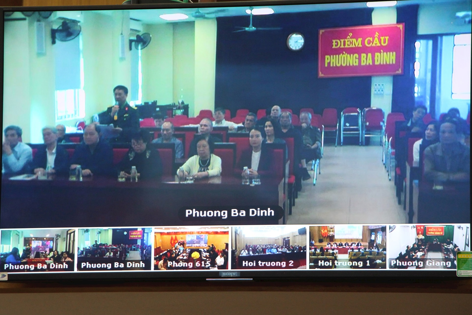 Ứng cử viên đại biểu HĐND thành phố Hà Nội - Đơn vị bầu cử số 2 vận động bầu cử tại 3 phường- Ảnh 10.