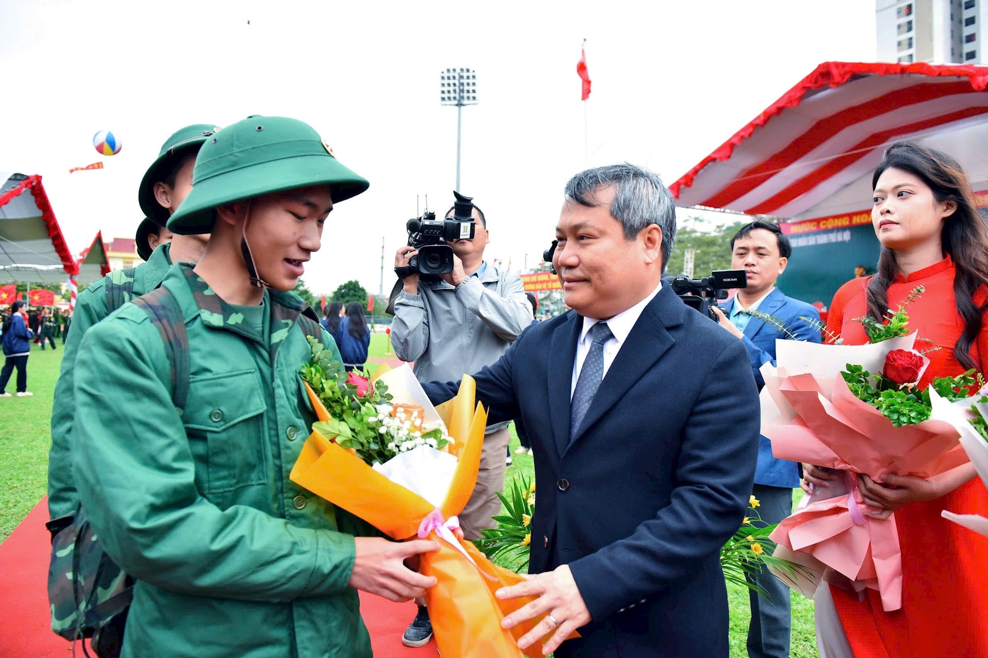Hanoi launches enlistment day at Defense Area No. 5- Ảnh 9.