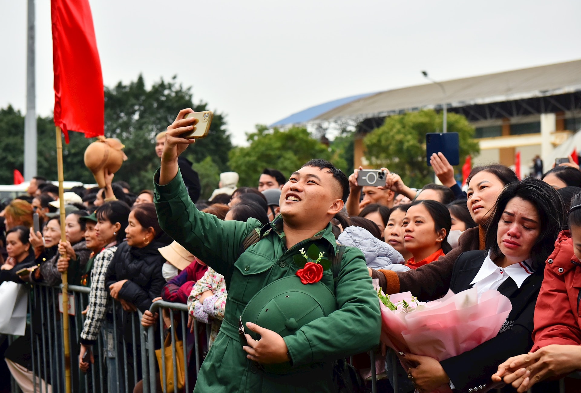 Hanoi launches enlistment day at Defense Area No. 5- Ảnh 10.