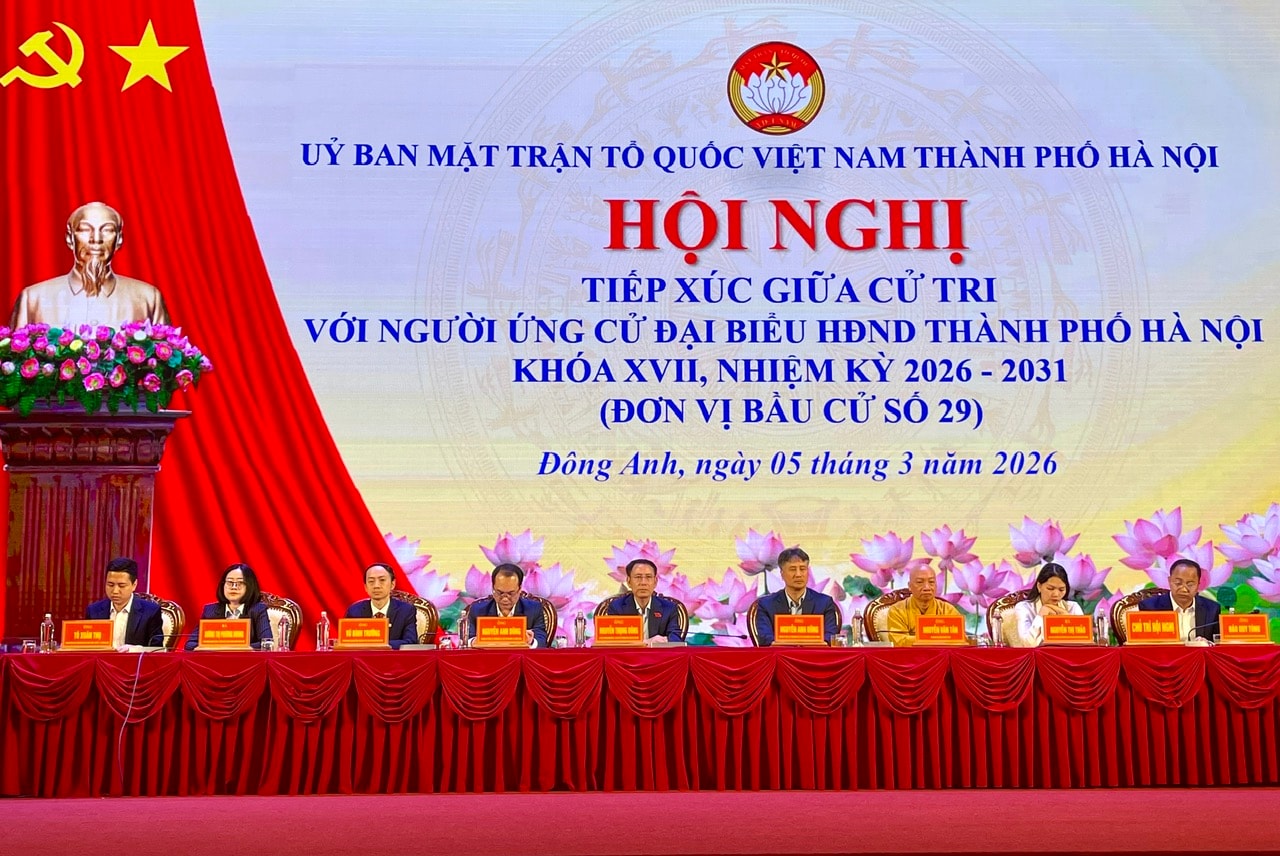 Phó Bí thư Thường trực Thành ủy Nguyễn Trọng Đông và các ứng viên tiếp xúc cử tri, vận động bầu cử- Ảnh 1.