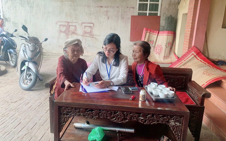 Hỗ trợ công dân thực hiện thủ tục hành chính tại nhà