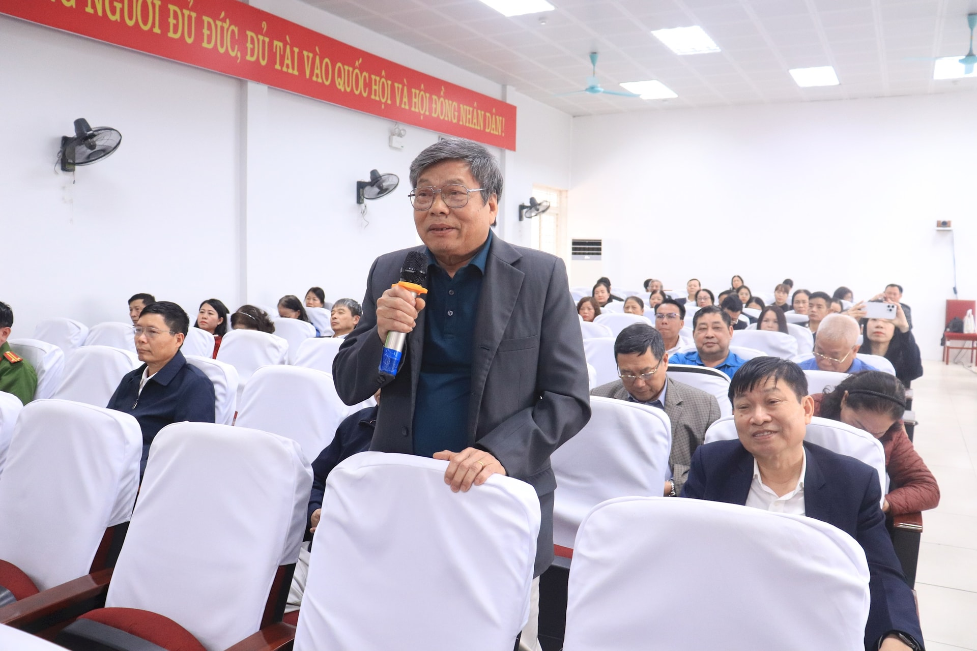 Ứng cử viên đại biểu HĐND thành phố Hà Nội - Đơn vị số 10 tiếp xúc cử tri- Ảnh 9.