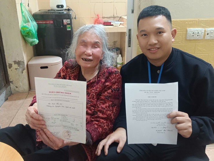 “Đến trước nhu cầu – Tiên phong phục vụ”: Hà Nội ban hành quy trình hoạt động của Tổ Hành chính công xung kích hỗ trợ người dân thực hiện thủ tục hành chính- Ảnh 2.