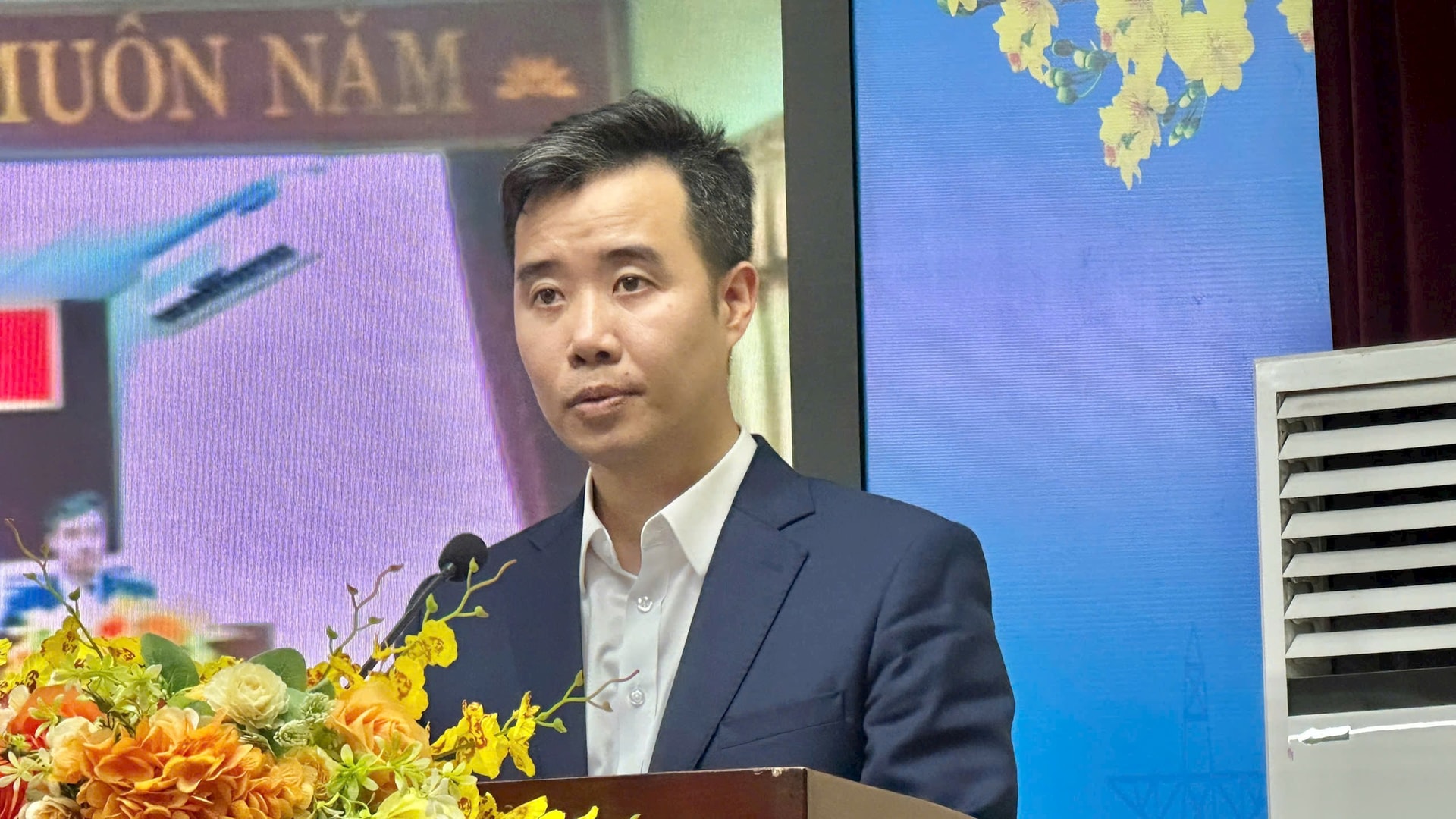 Ứng cử đại biểu HĐND thành phố Hà Nội - Đơn vị bầu cử số 18 tiếp xúc cử tri, vận động bầu cử- Ảnh 3.