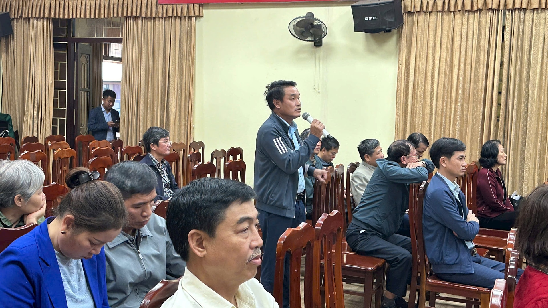 Ứng cử đại biểu HĐND thành phố Hà Nội - Đơn vị bầu cử số 18 tiếp xúc cử tri, vận động bầu cử- Ảnh 6.